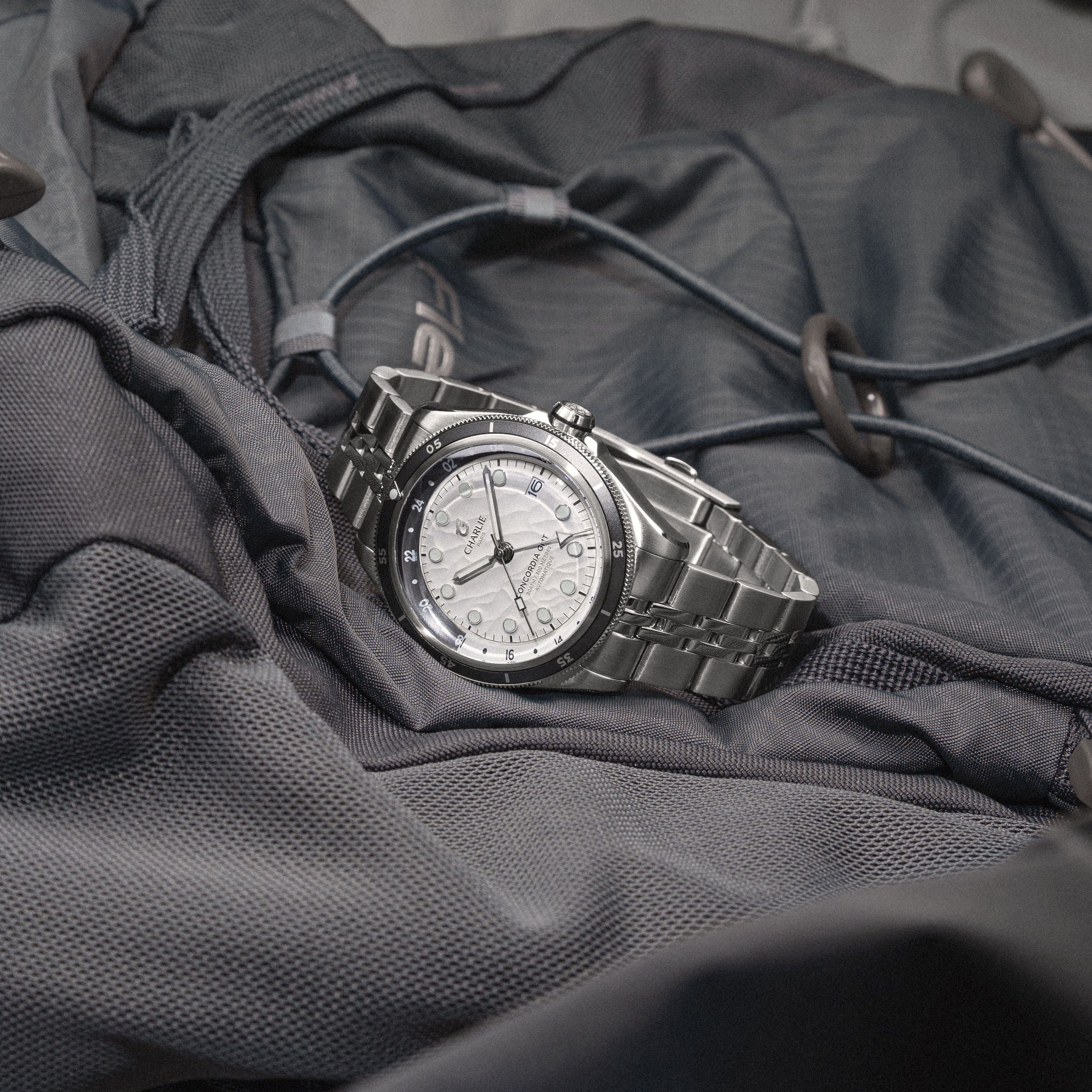 charlie-paris-concordia-gmt-automatique-40mm-toundra image 3
