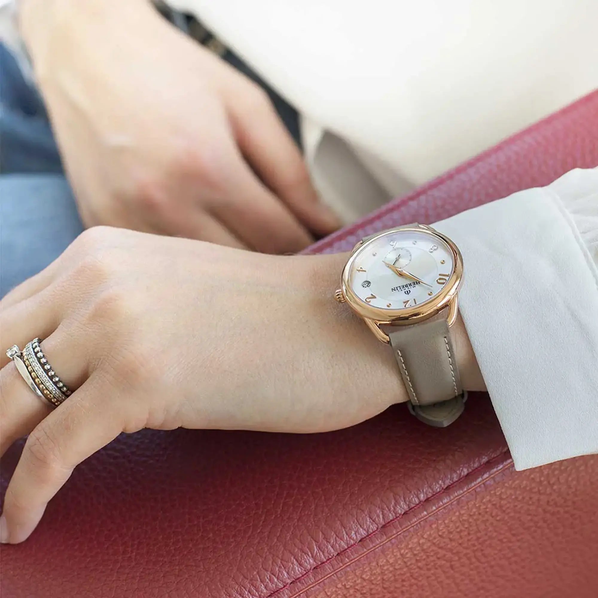 herbelin-quinoxe-femme-quartz-bo-tier-pvd-or-rose-cadran-nacre-bracelet-cuir-tau image 2