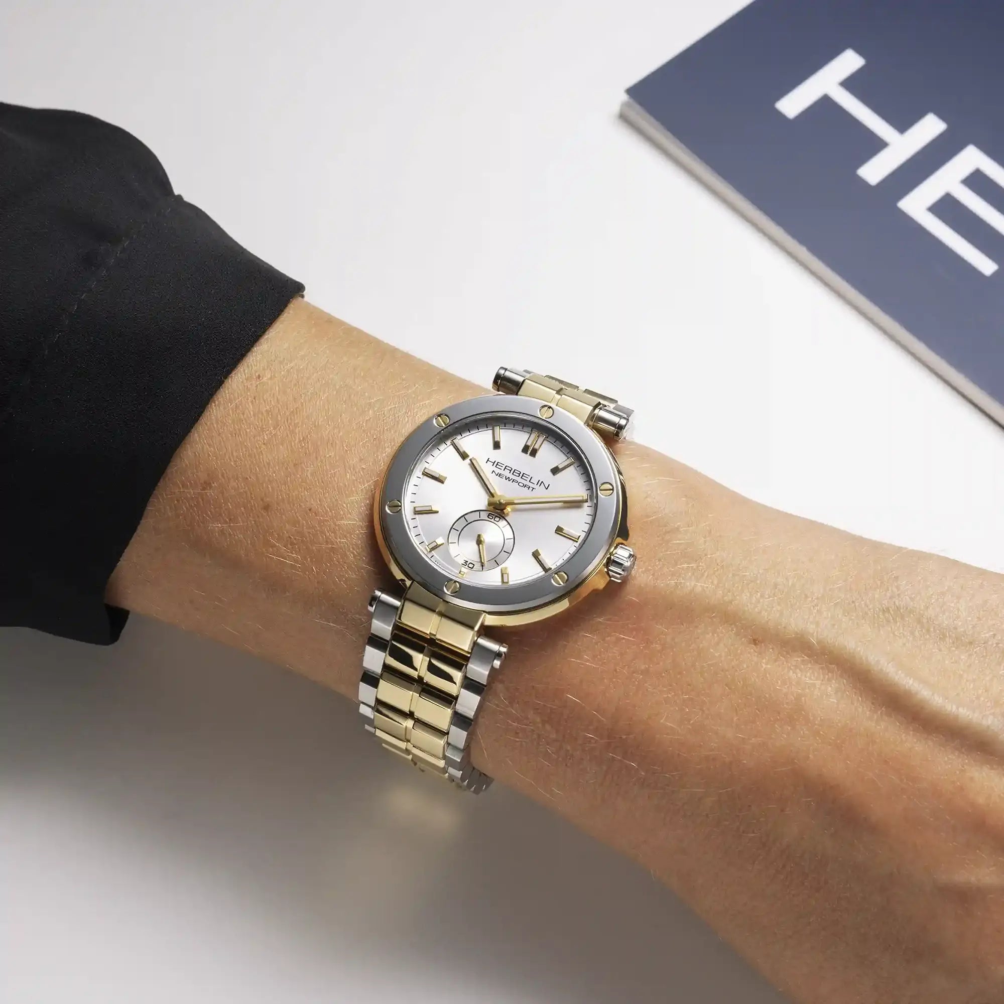 herbelin-newport-quartz-35-mm-montre-femme-acier-bicolore-date image 2