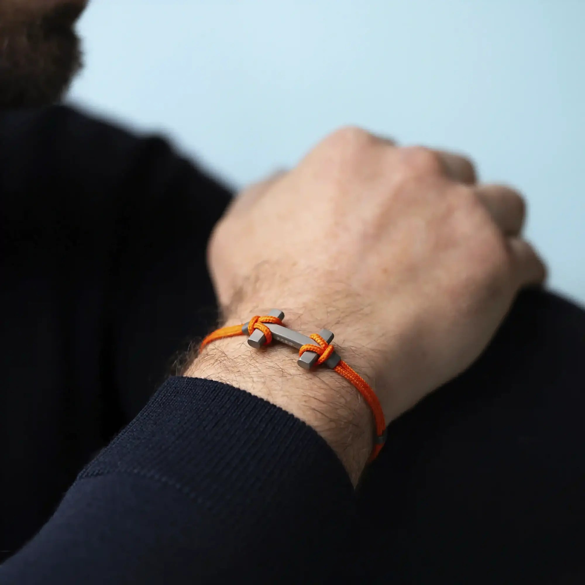 herbelin-bracelet-amarrage-titane-sabl-cordon-nylon-orange-homme image 2