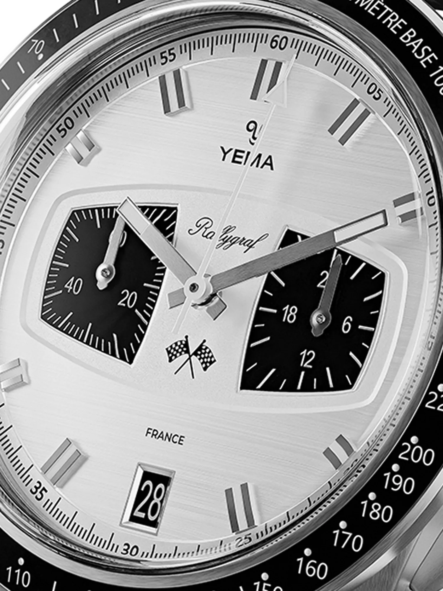 yema-rallygraf-meca-quartz-ii-panda-chronographe-pilote image 3