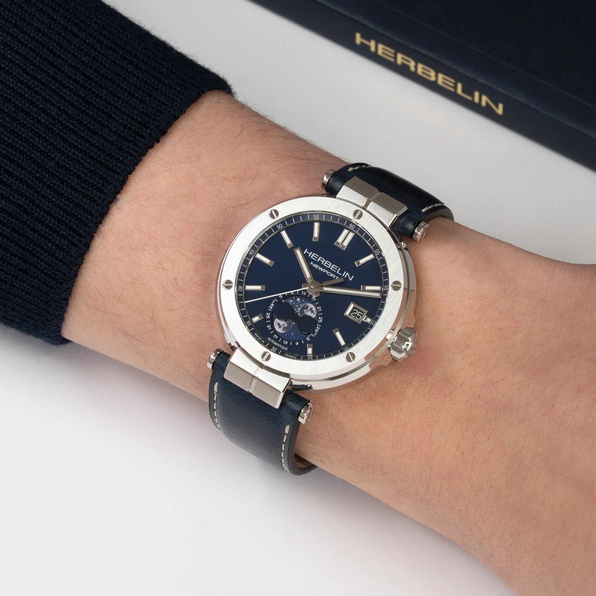 herbelin-newport-automatique-phases-de-lune-montre-homme-acier-bleu-cuir image 2