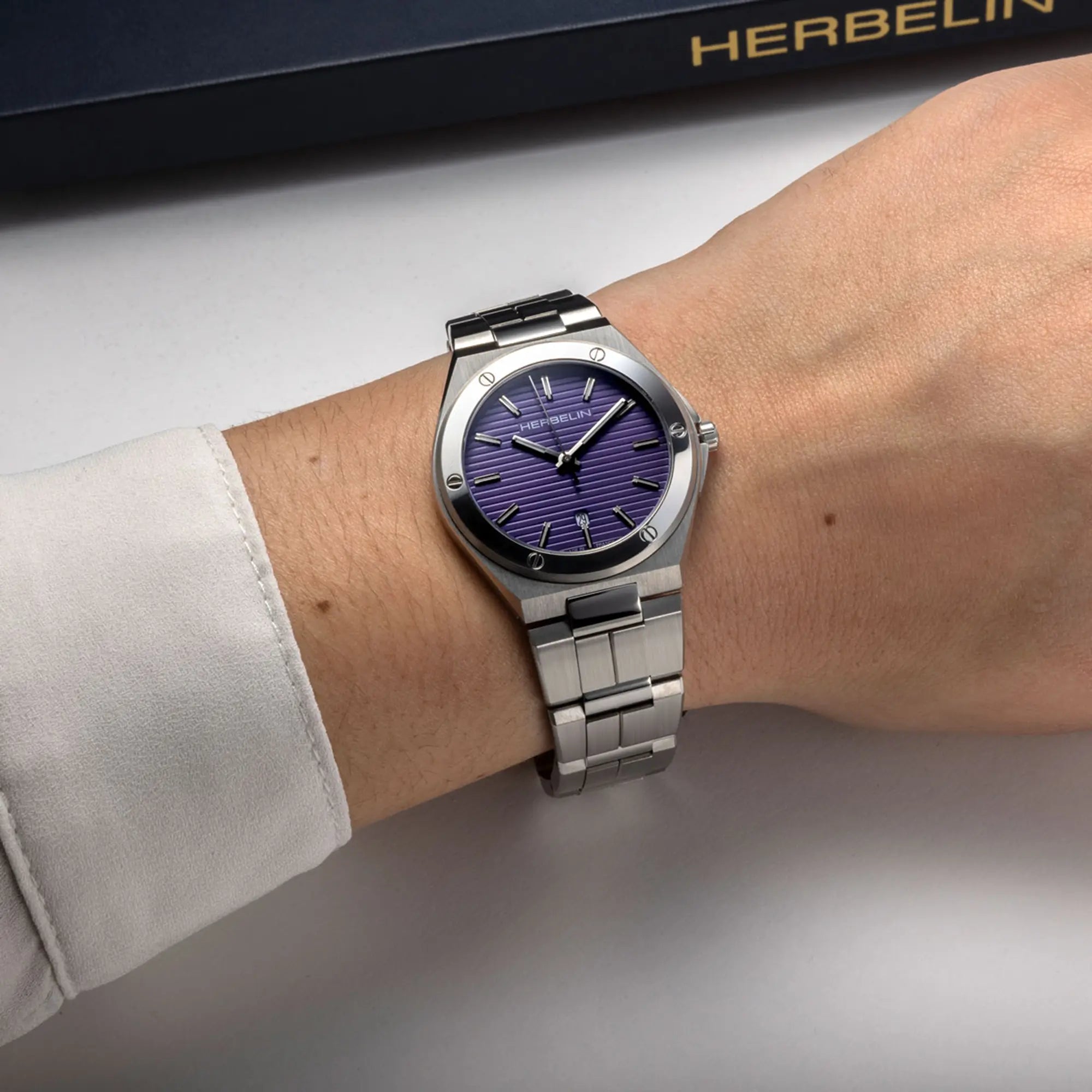 herbelin-cap-camarat-quartz-acier-violet-femme-33-mm image 2