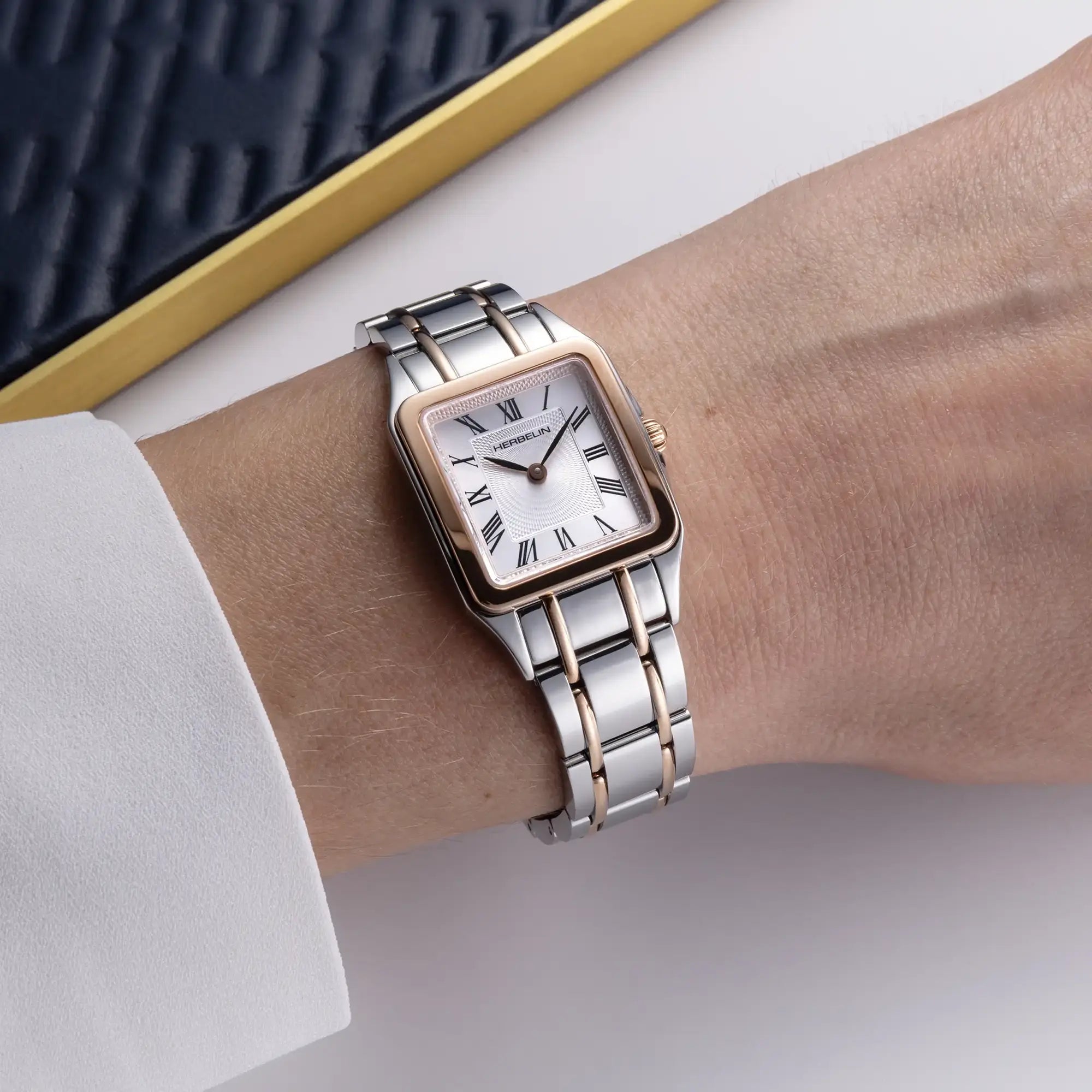 herbelin-luna-femme-24-mm-acier-pvd-or-rose-quartz image 2