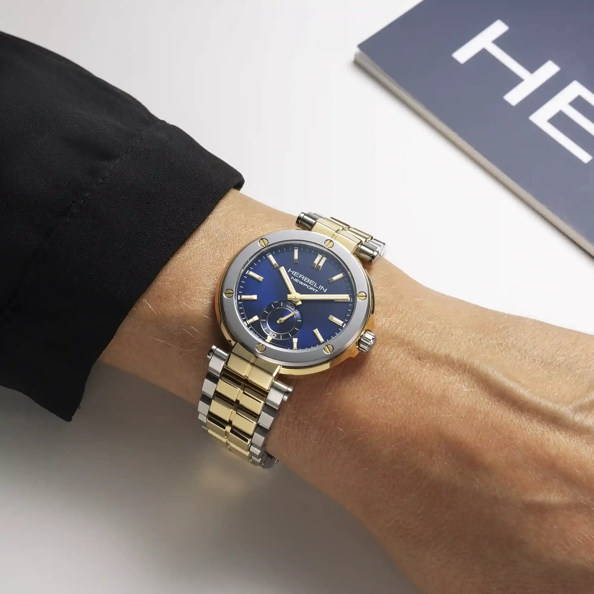 herbelin-newport-quartz-35-mm-acier-bicolore-cuir-bleu image 2