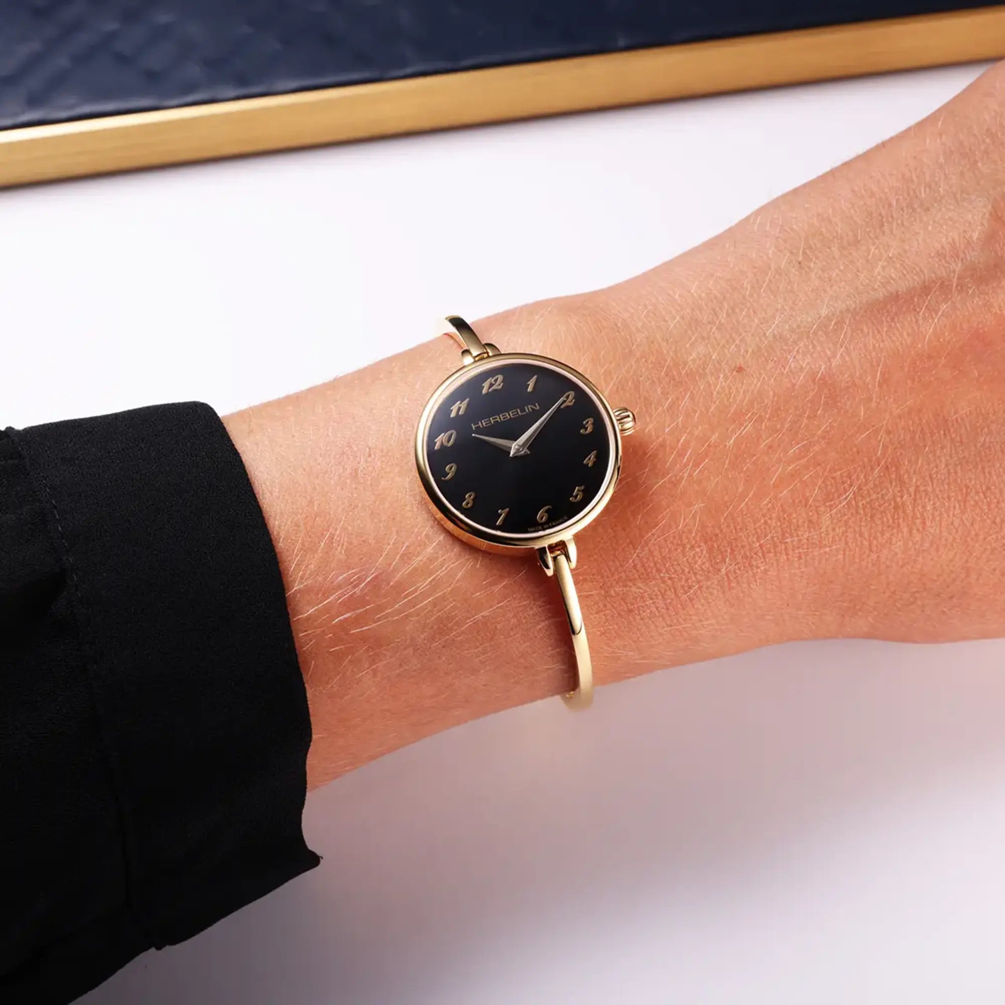 herbelin-fil-quartz-montre-femme-dor-noir image 2