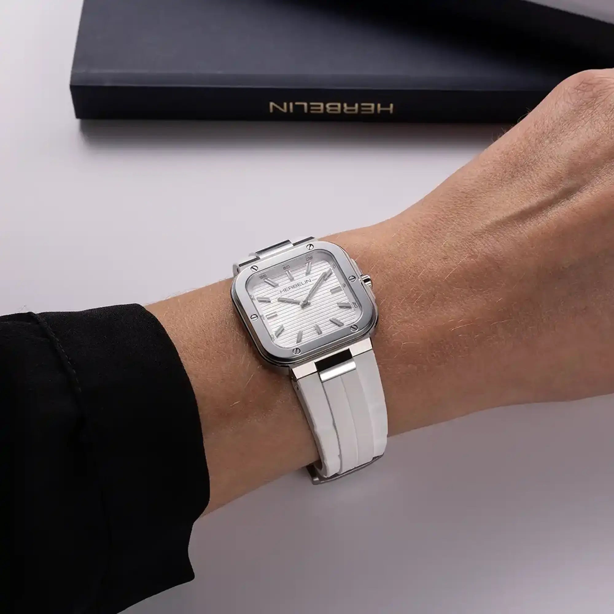 herbelin-cap-camarat-square-dame-blanc-montre-quartz image 2
