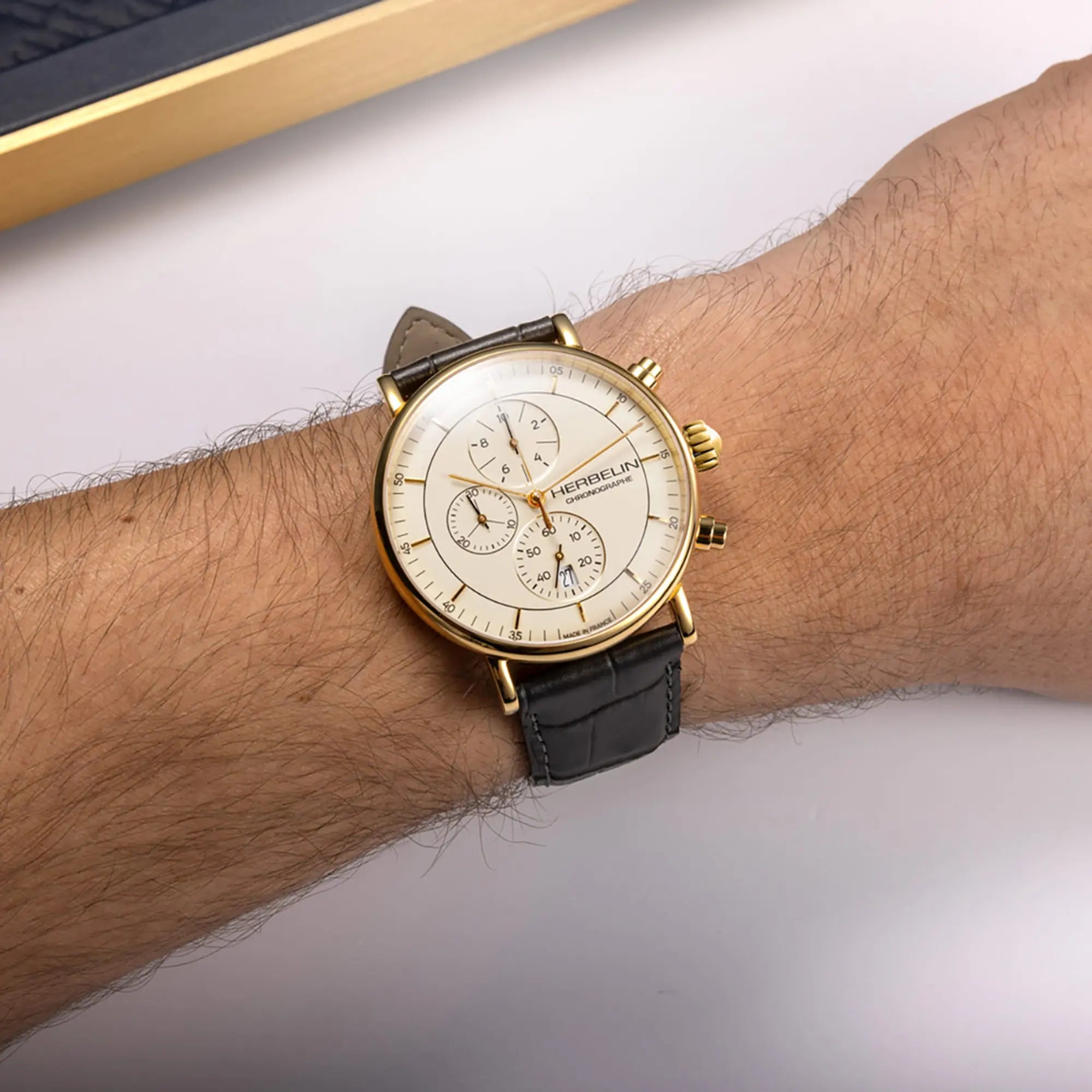 herbelin-inspiration-chronographe-homme-dor-cuir-noir-quartz image 2