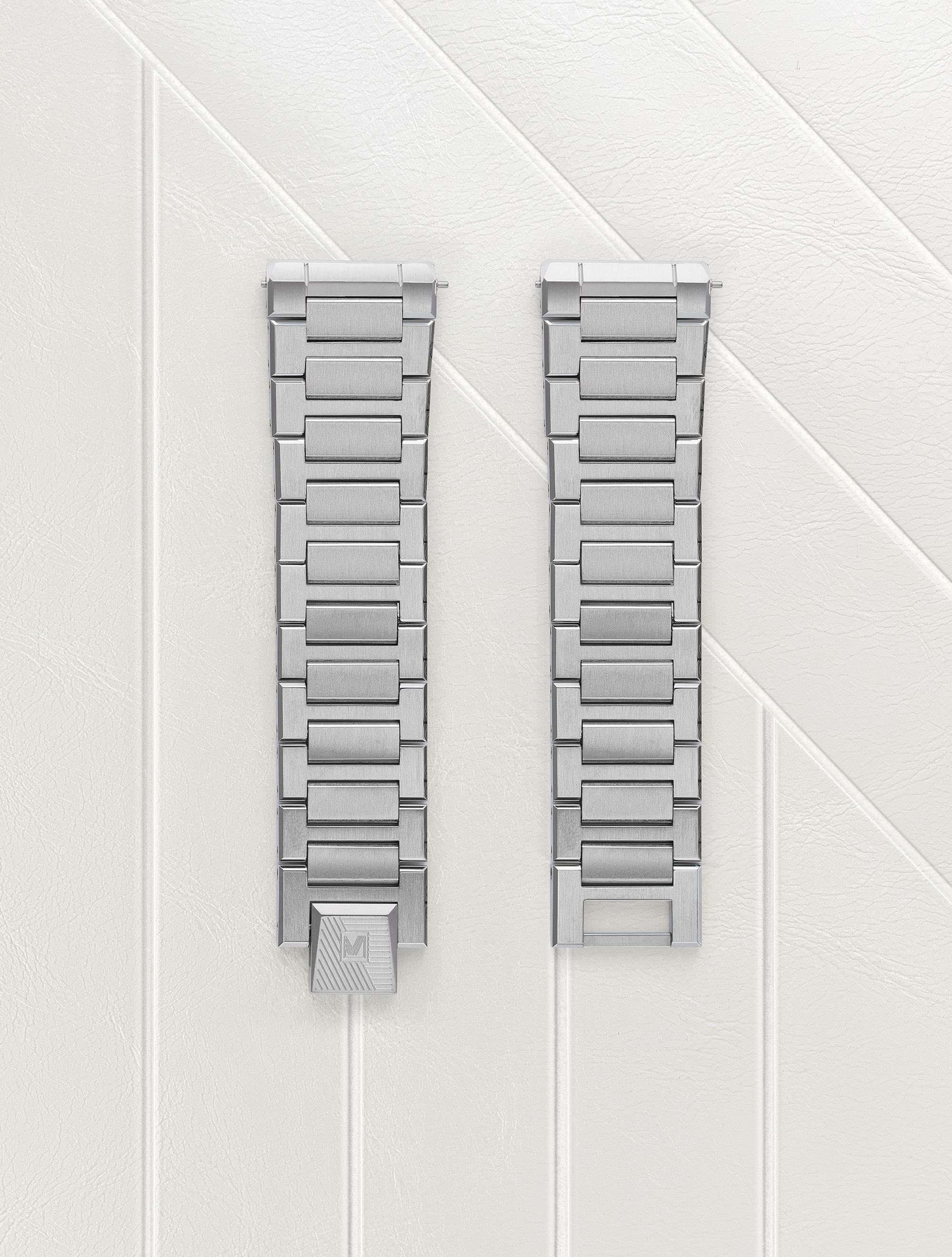 march-la-b-bracelet-acier-signature-22-mm-compatible-am2-am2-gtm-am2-calendar image 1