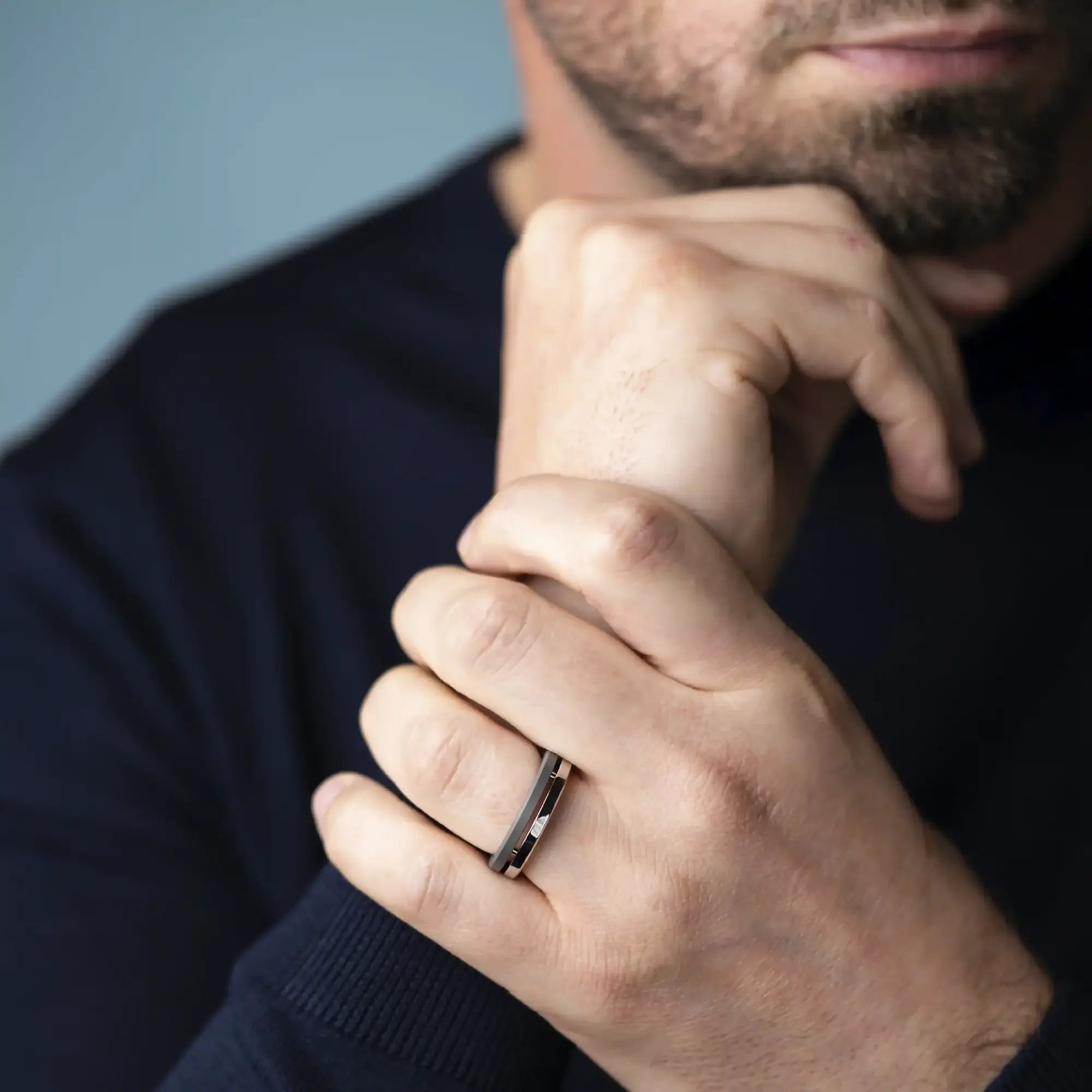 herbelin-bague-newport-duo-acier-poli-titane-sabl-homme image 2