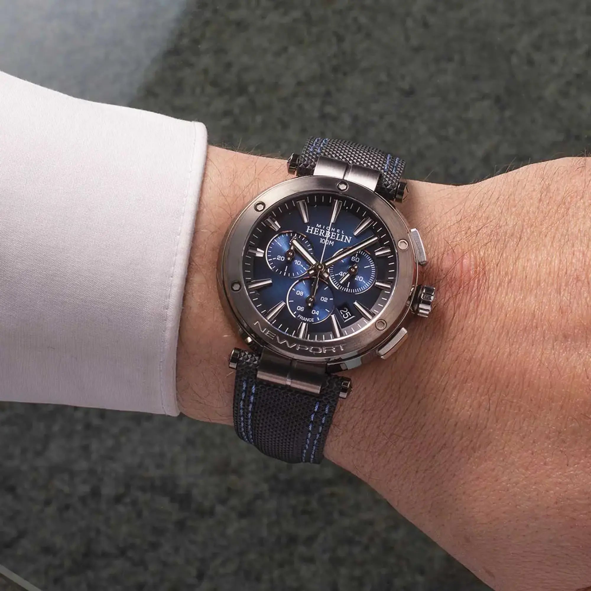 herbelin-newport-chronographe-quartz-acier-pvd-noir-homme image 2