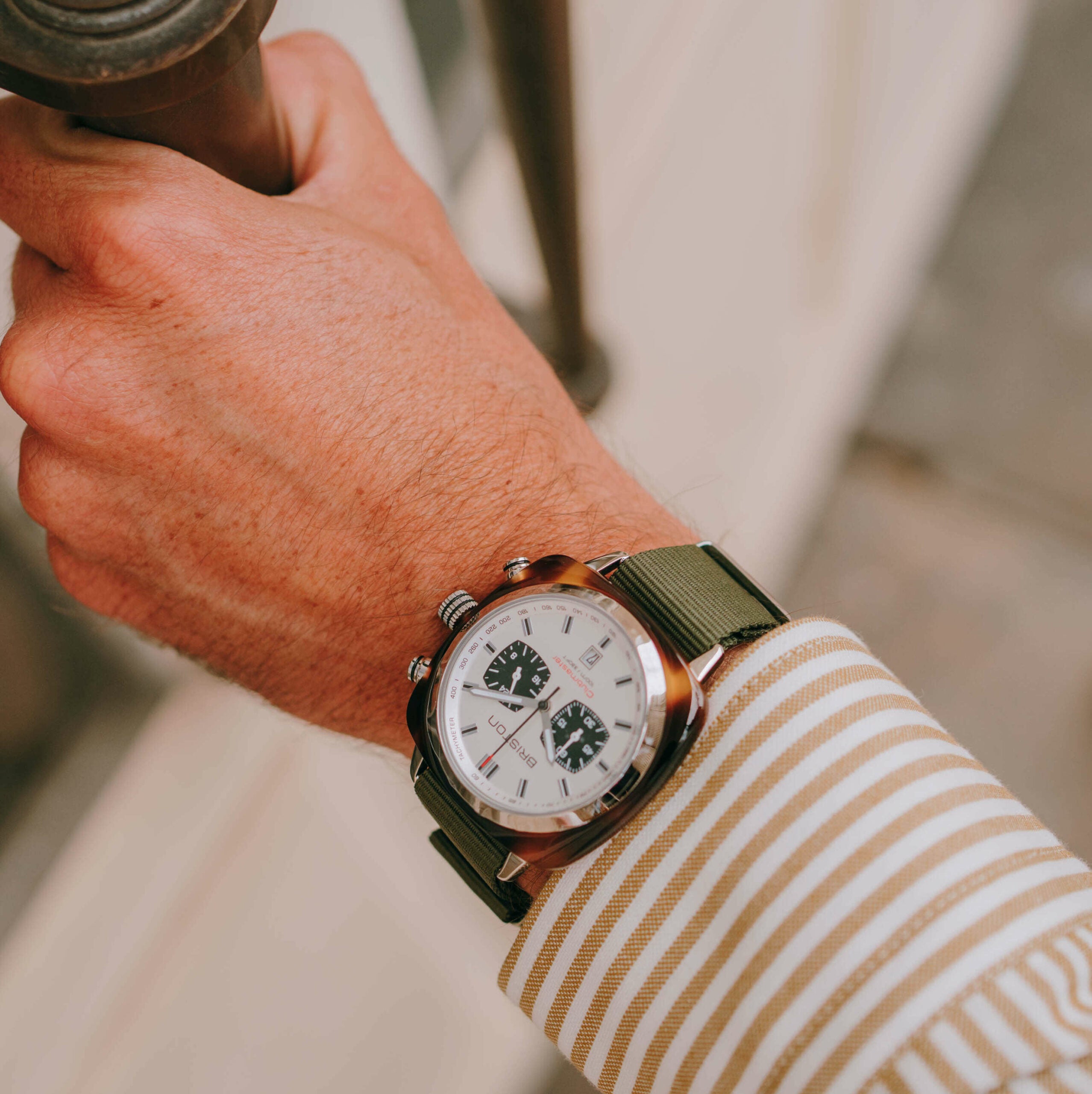 briston-clubmaster-sport-chronographe-42-mm-blanc-acier-caille image 3