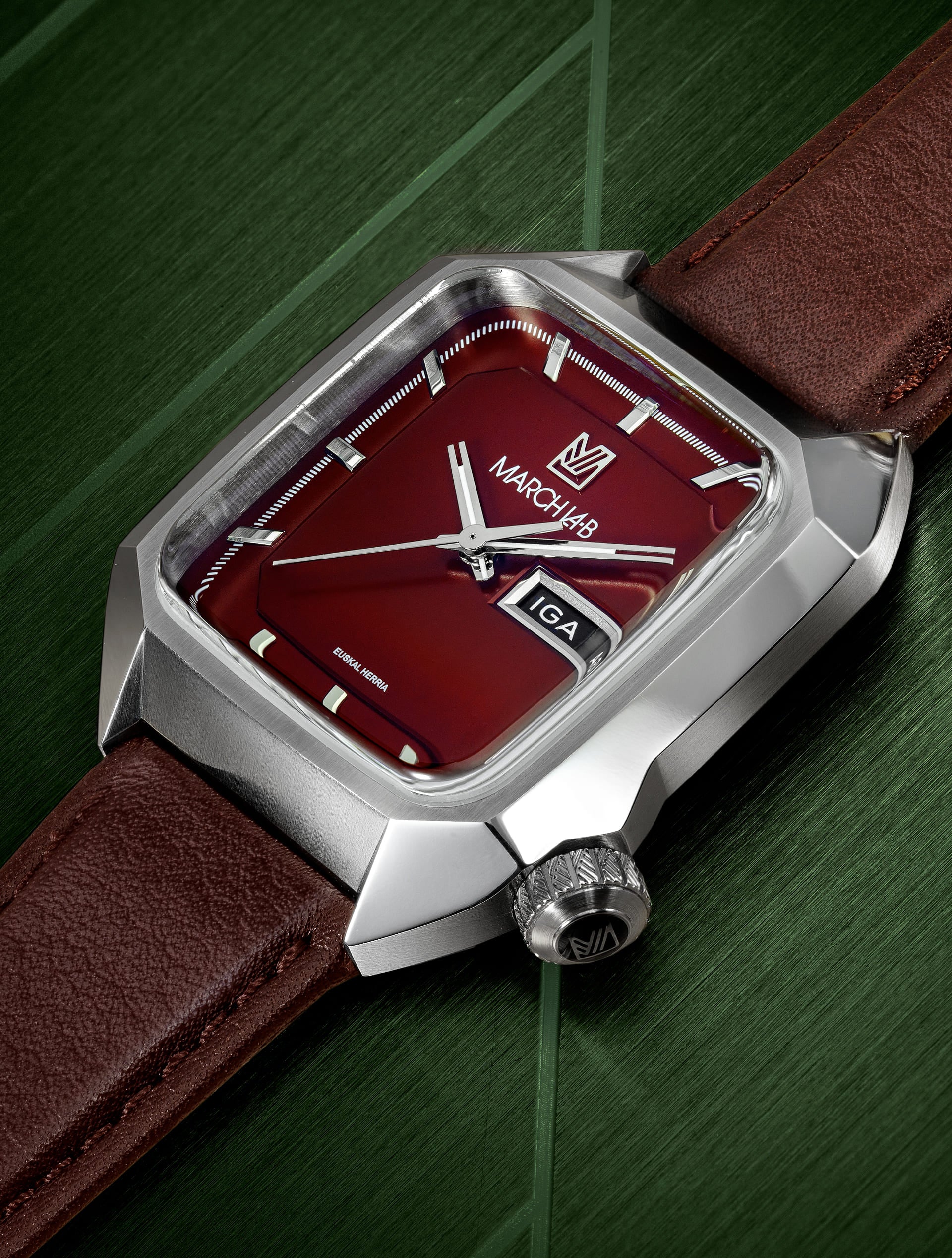 march-la-b-am2-electrique-euskal-montre-homme-cadran-noir image 3