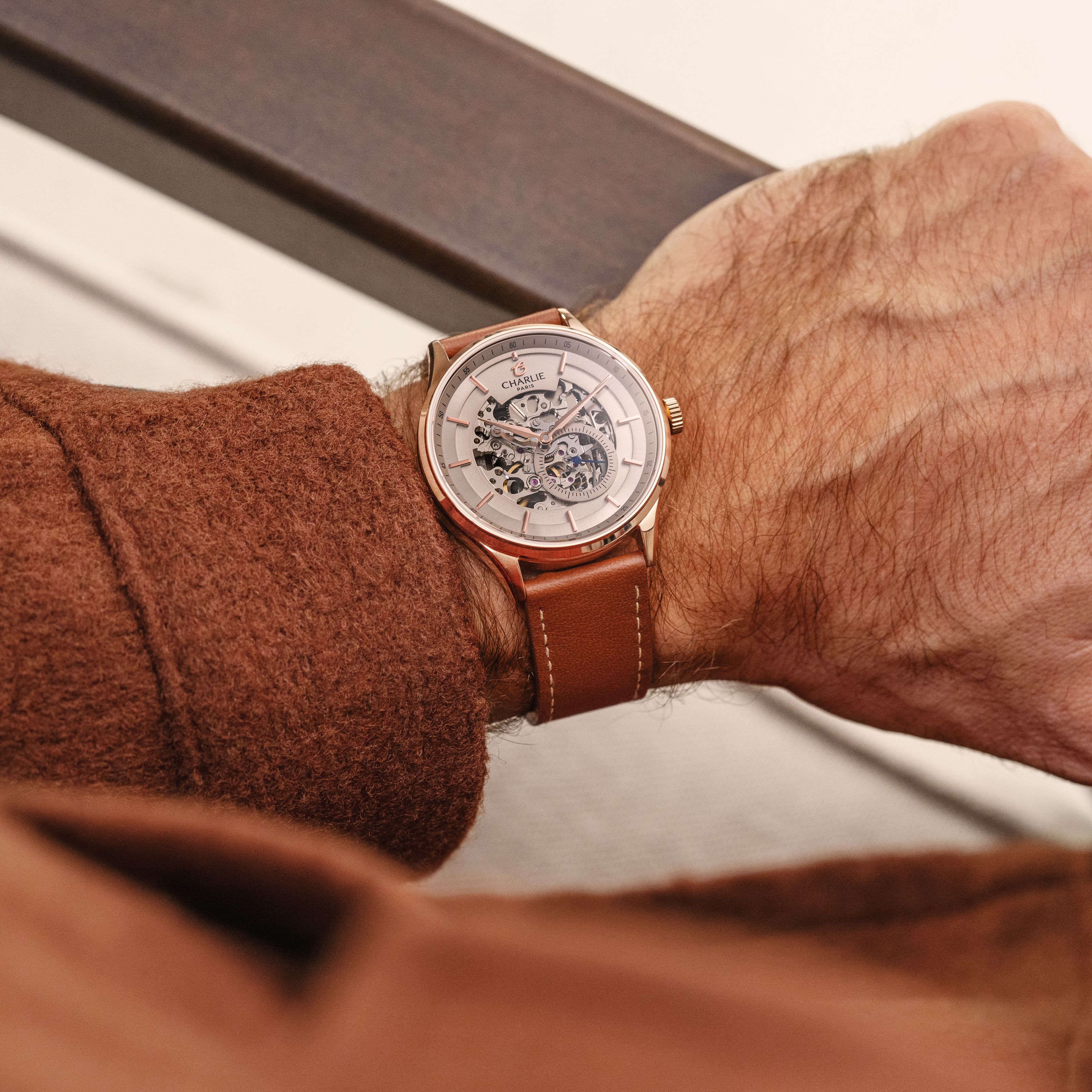 charlie-paris-initial-squelette-montre-automatique-homme-dor-rose-40mm image 4