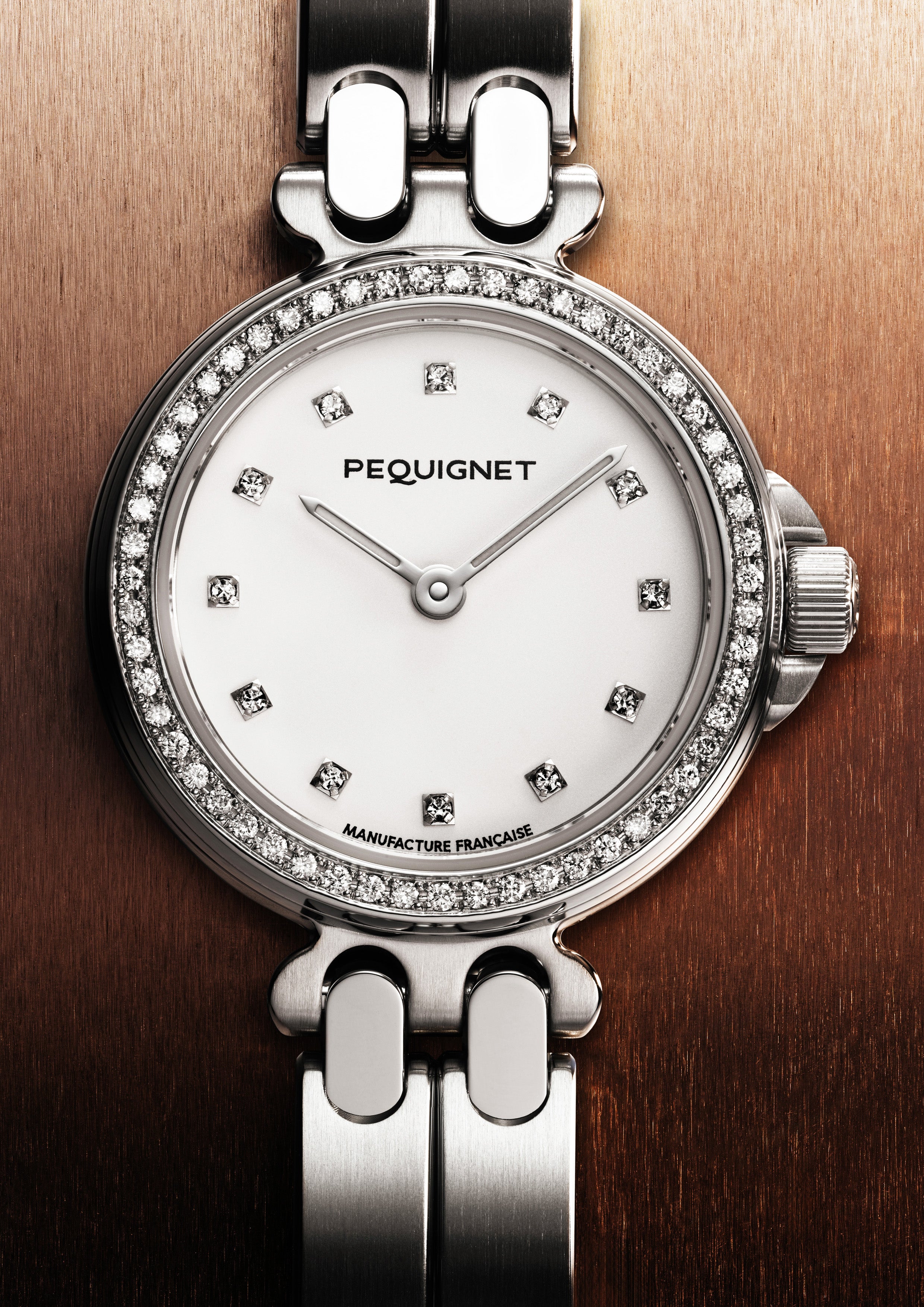 pequignet-moorea-25-mm-cadran-opalin-lunette-55-diamants-montre-femme-quartz image 3