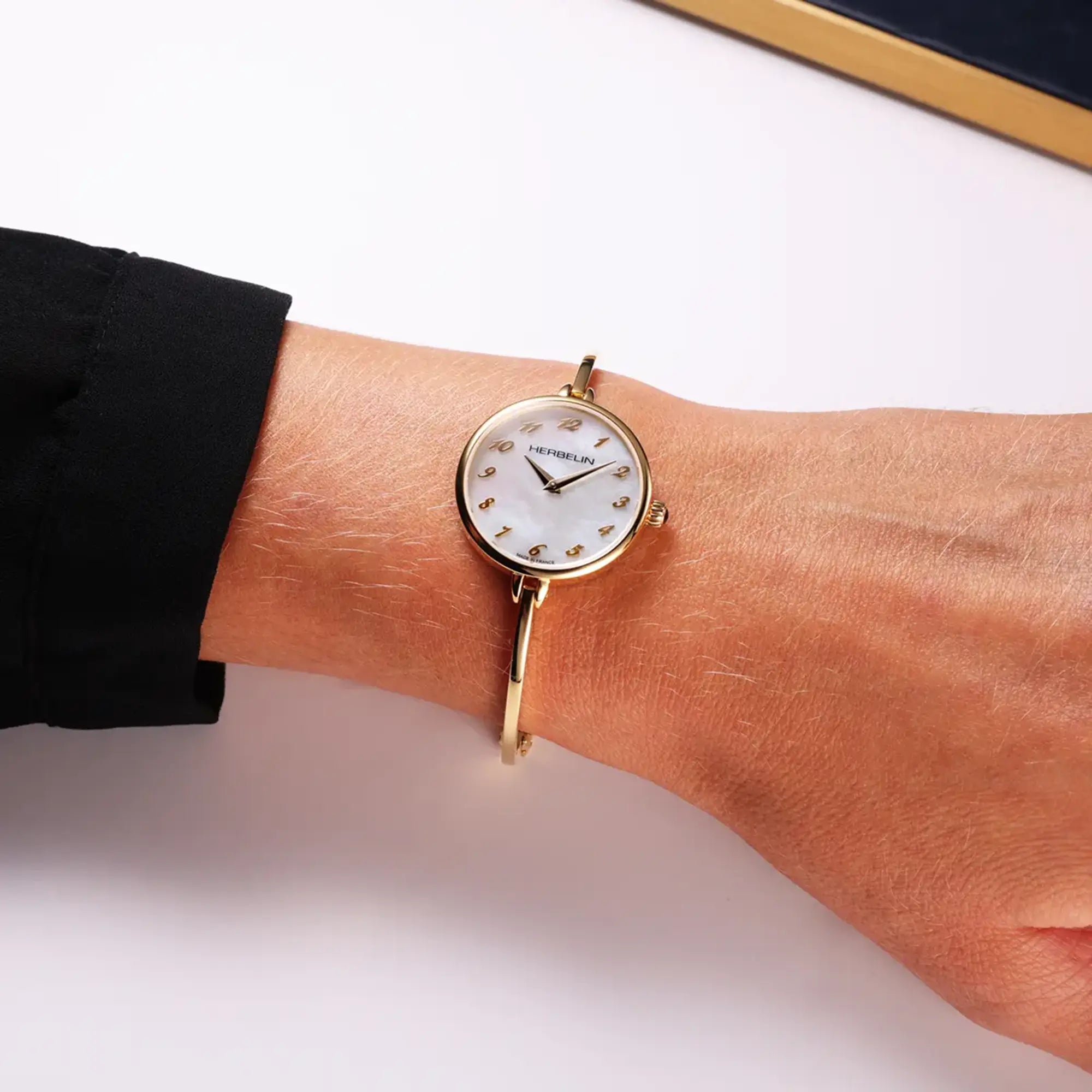 herbelin-fil-quartz-montre-femme-dor-nacre image 2