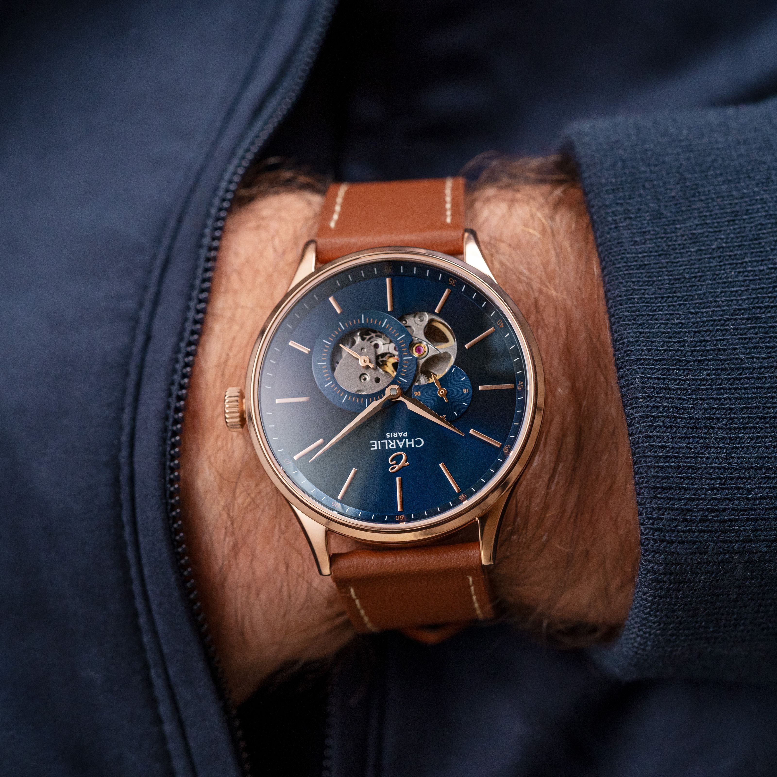 charlie-paris-initial-montre-automatique-c-ur-ouvert-dor-rose-bleu-40mm image 5