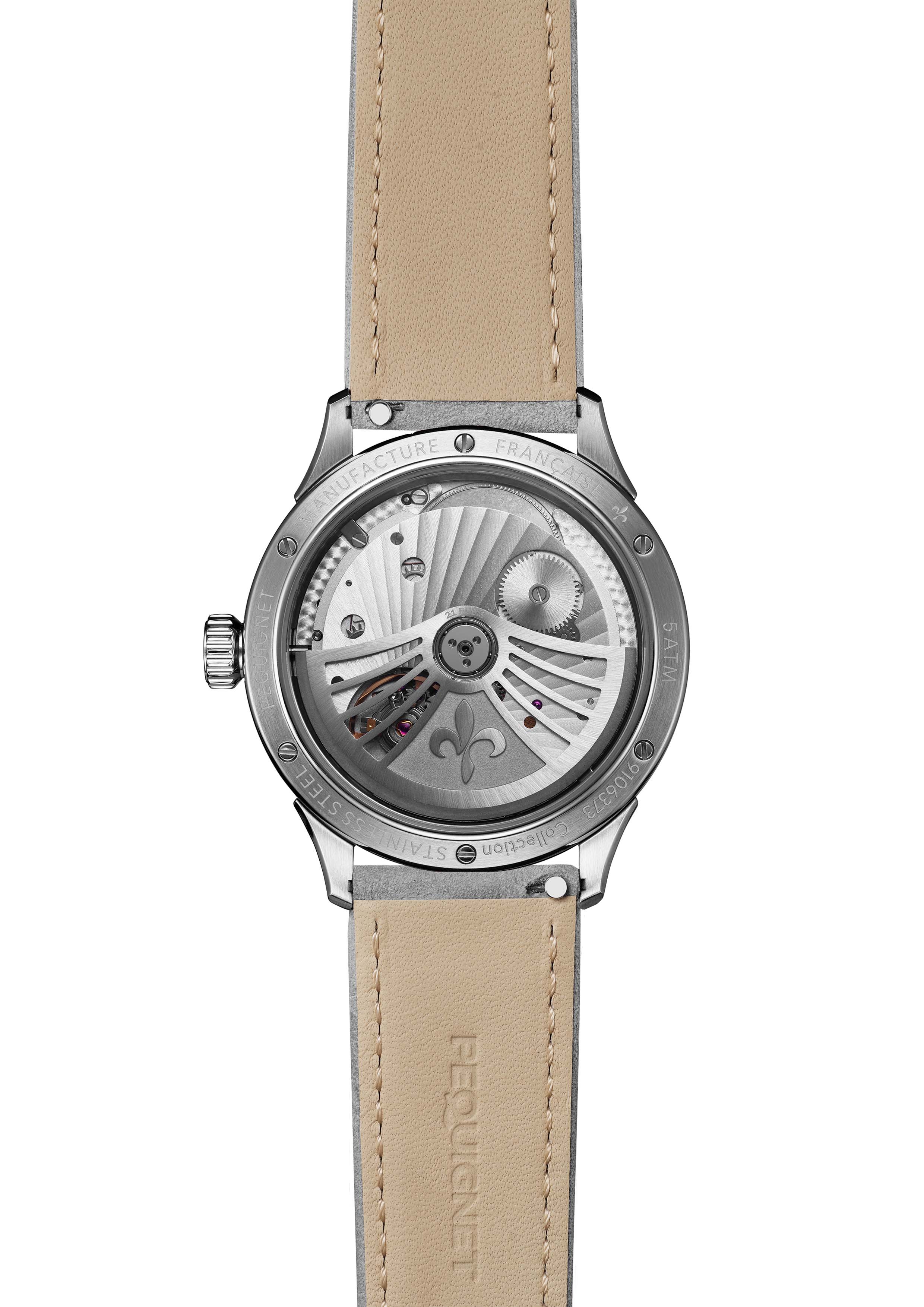 pequignet-royale-paris-36-mm-montre-bleu-glacier-78-diamants-calibre-initial image 4