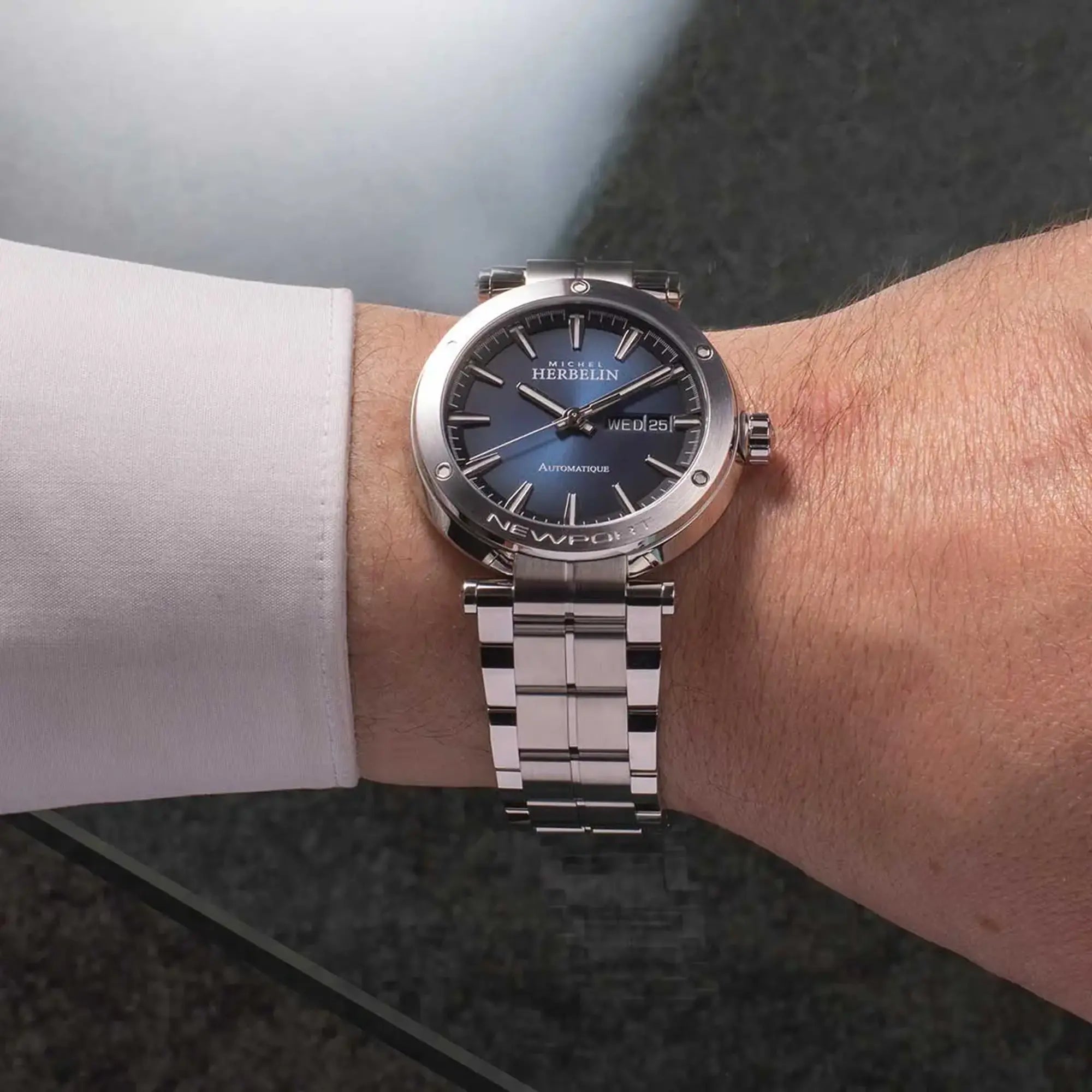 herbelin-newport-montre-automatique-acier-cadran-bleu-homme image 2
