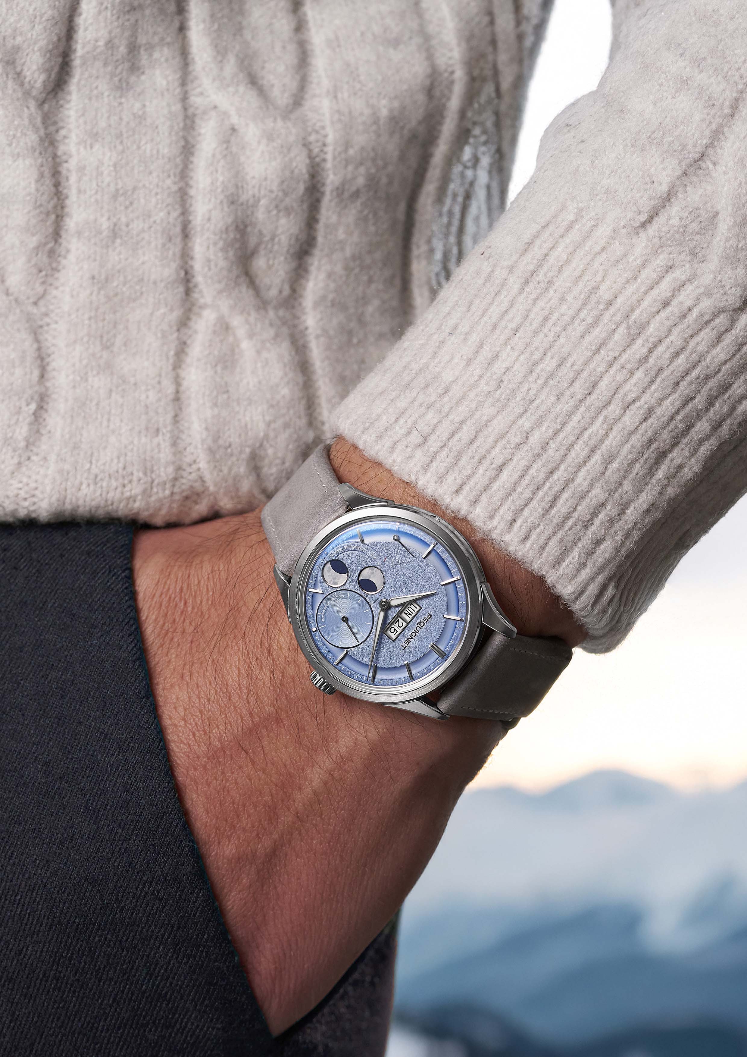pequignet-royale-paris-montre-automatique-39-5-mm-cadran-bleu-glacier image 7