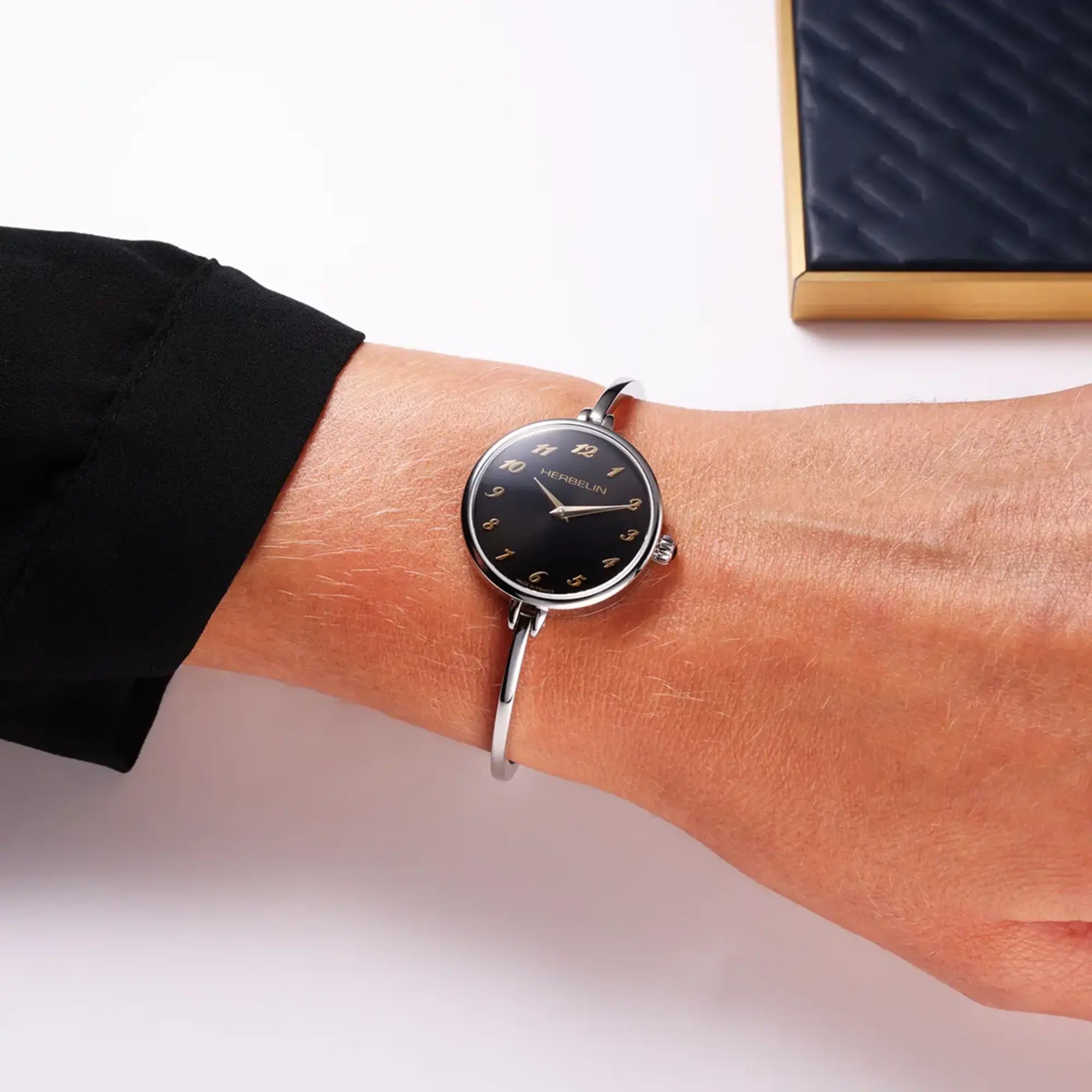 herbelin-fil-montre-quartz-femme-acier-noir-jonc image 2