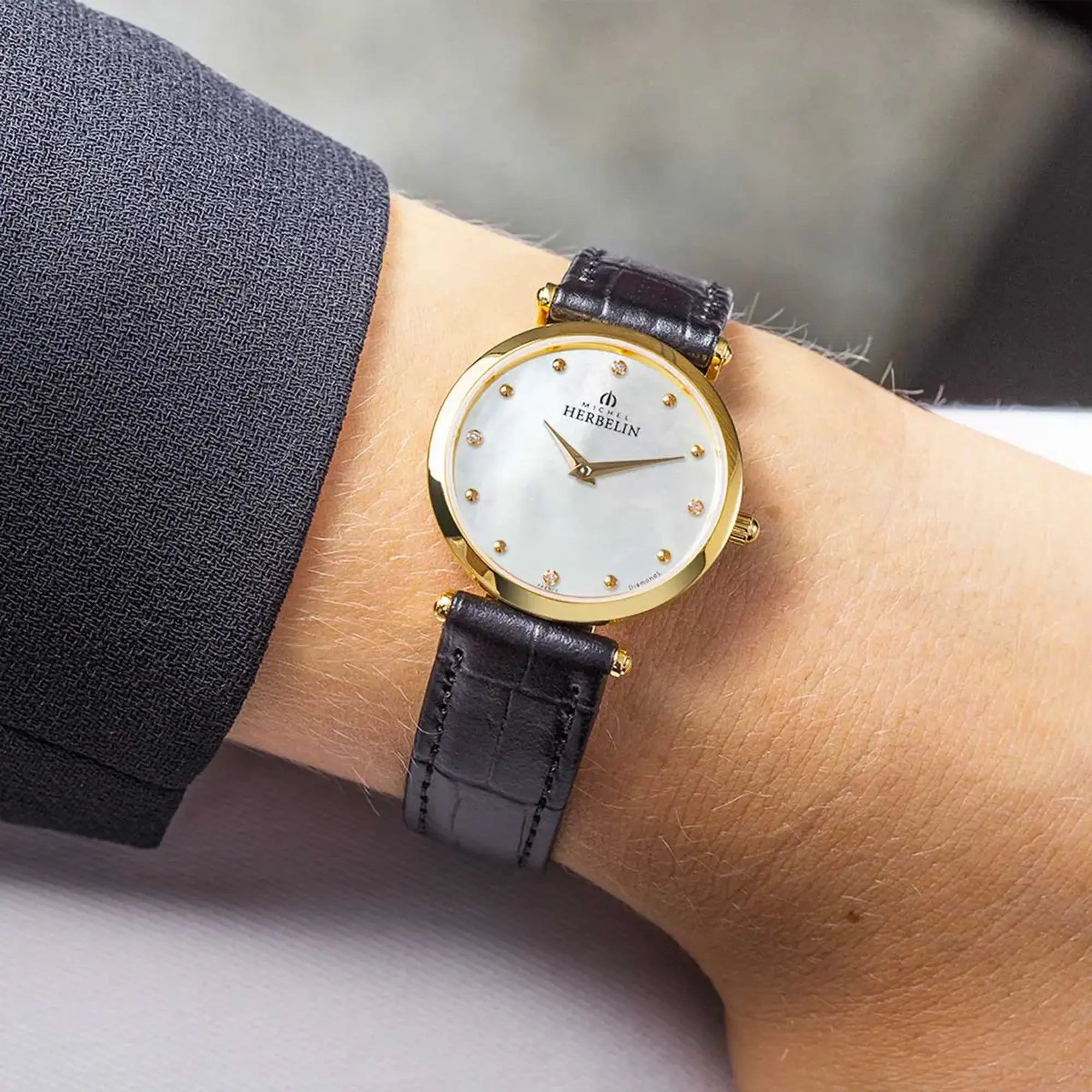 herbelin-epsilon-quartz-montre-femme-pvd-or-jaune-nacre-et-diamants image 2