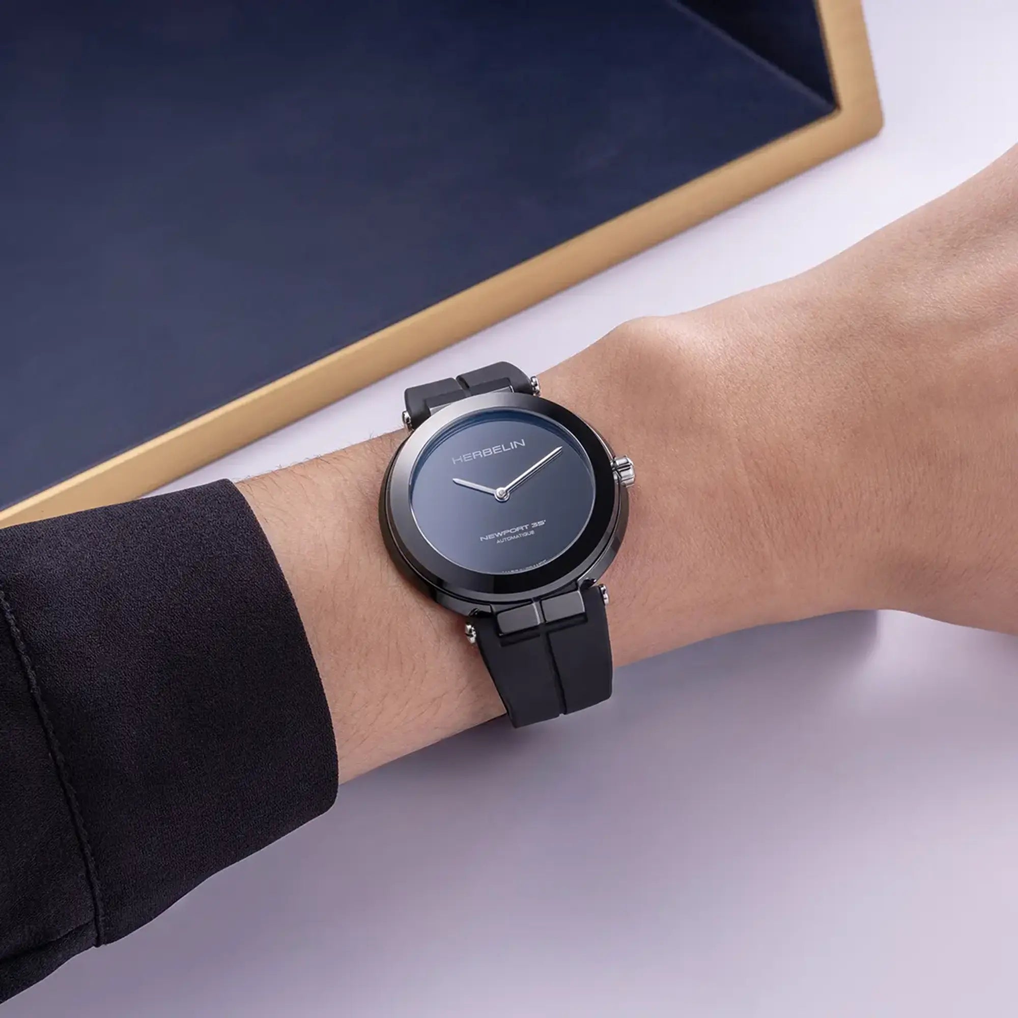 herbelin-newport-automatique-c-ramique-noire-montre-femme-dition-limit-e image 2