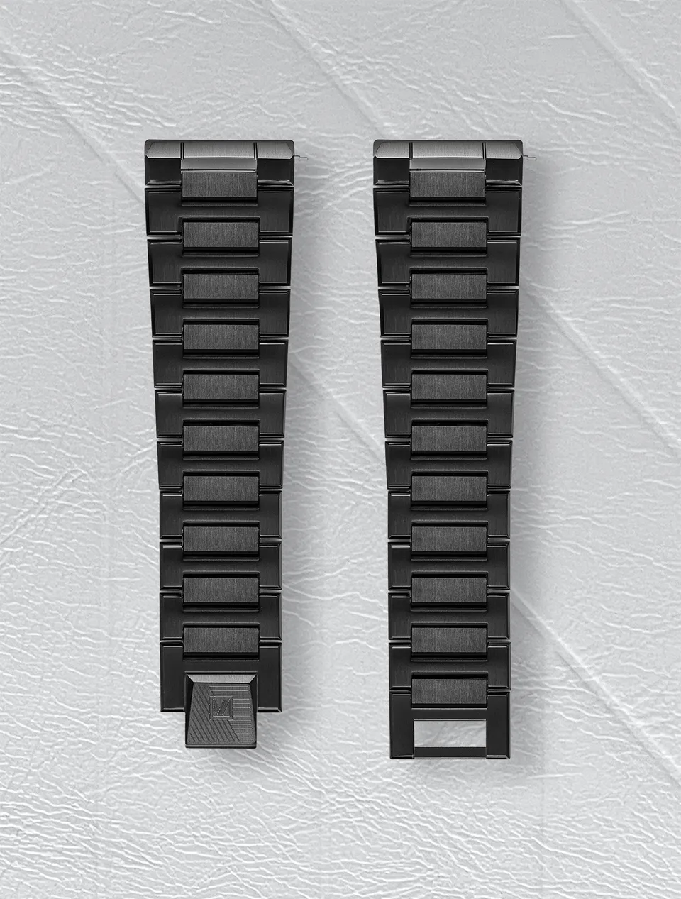 march-la-b-bracelet-pvd-noir-22mm-acier-am2-calendar image 1