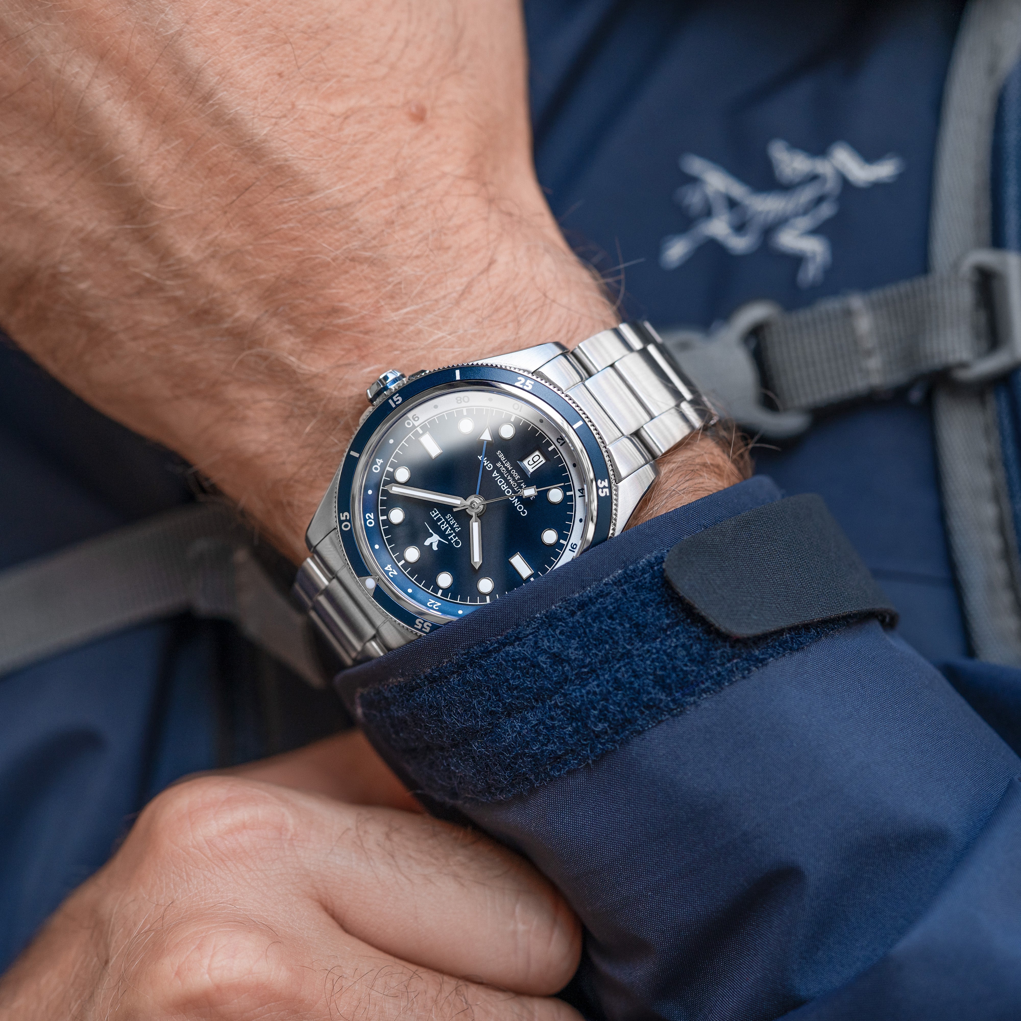 charlie-paris-concordia-gmt-bleu-antarctique-montre-gmt-automatique-40mm image 2