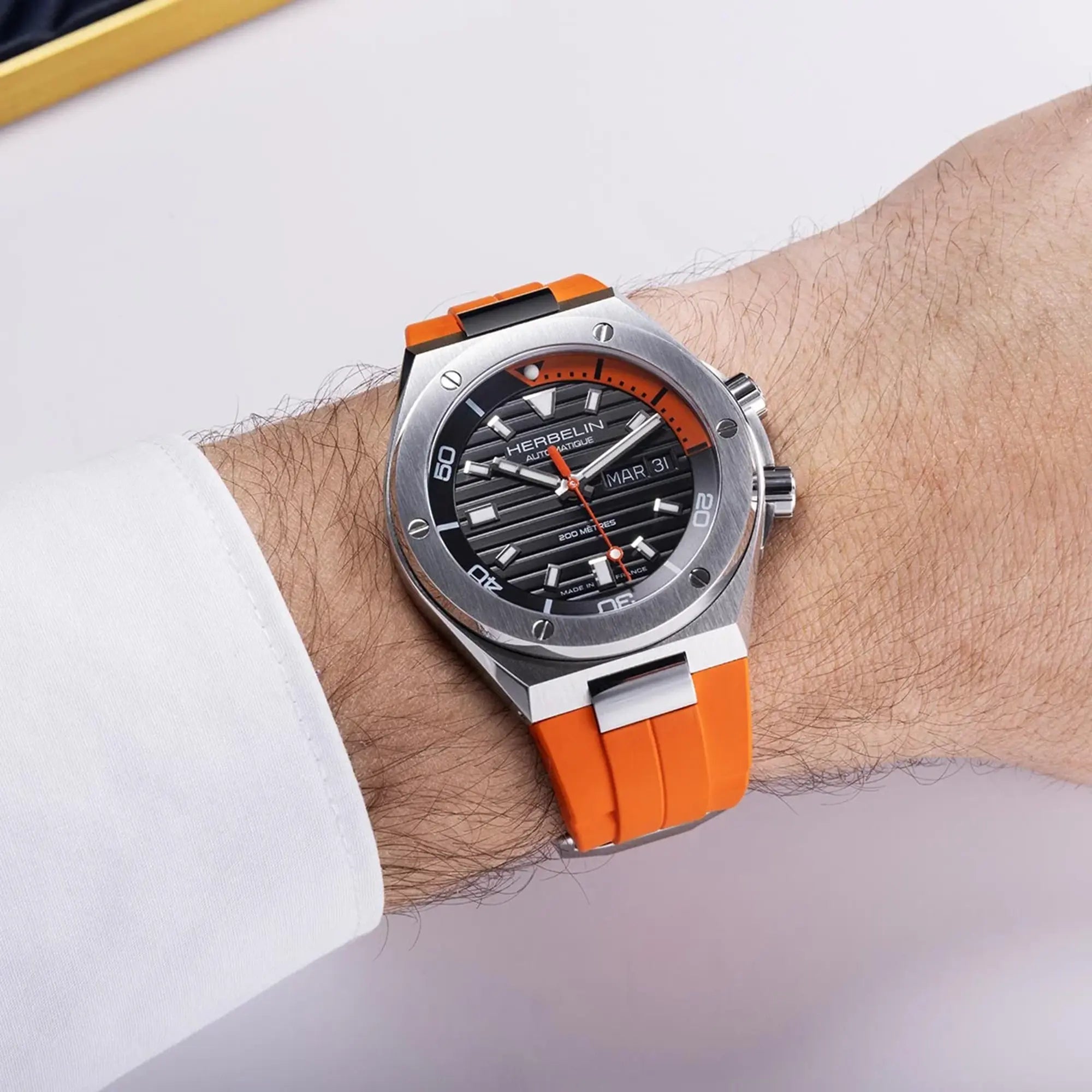 herbelin-cap-camarat-diver-automatique-acier-42-mm-homme image 2