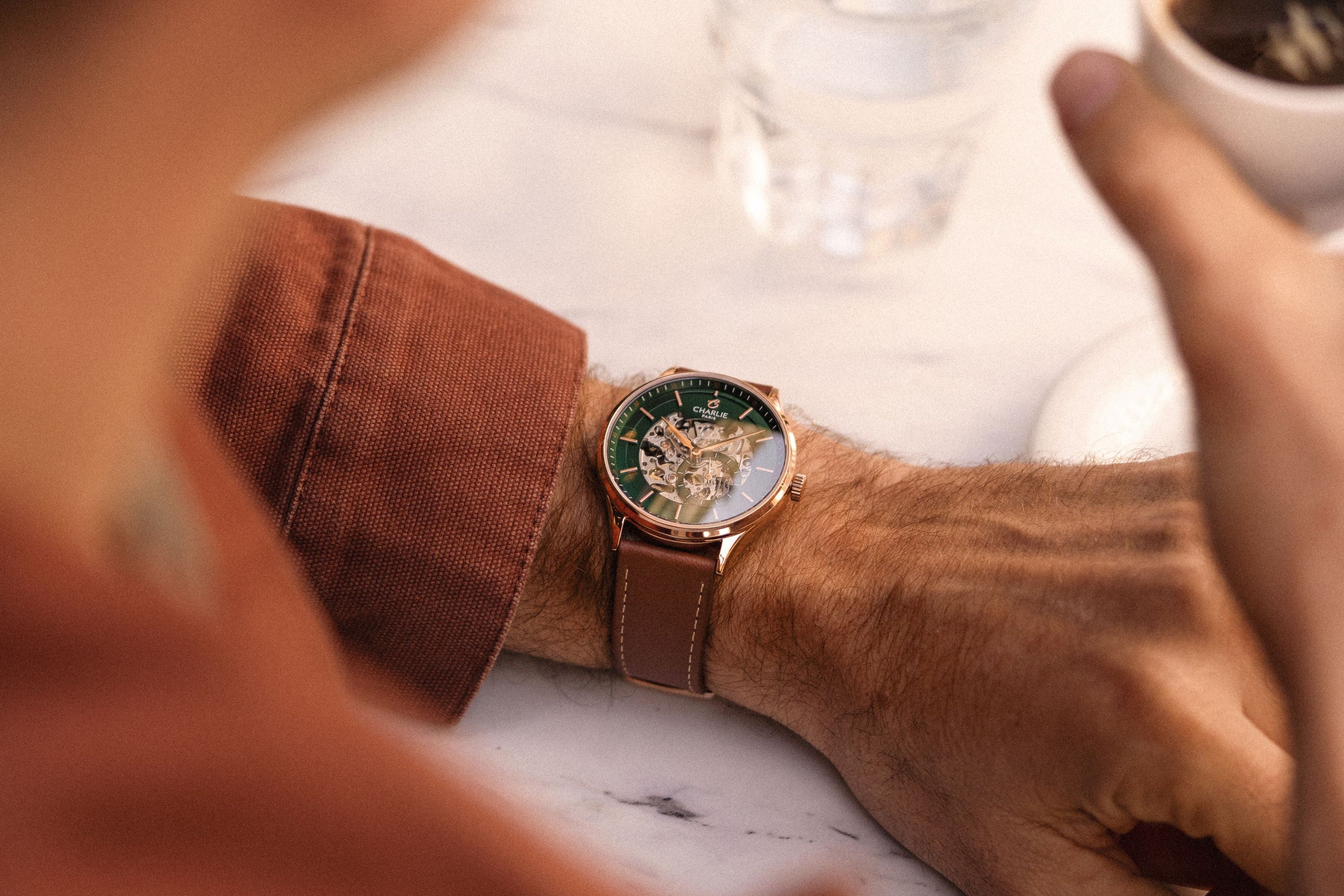 charlie-paris-initial-squelette-montre-automatique-homme-vert-et-dor-rose-40mm image 4