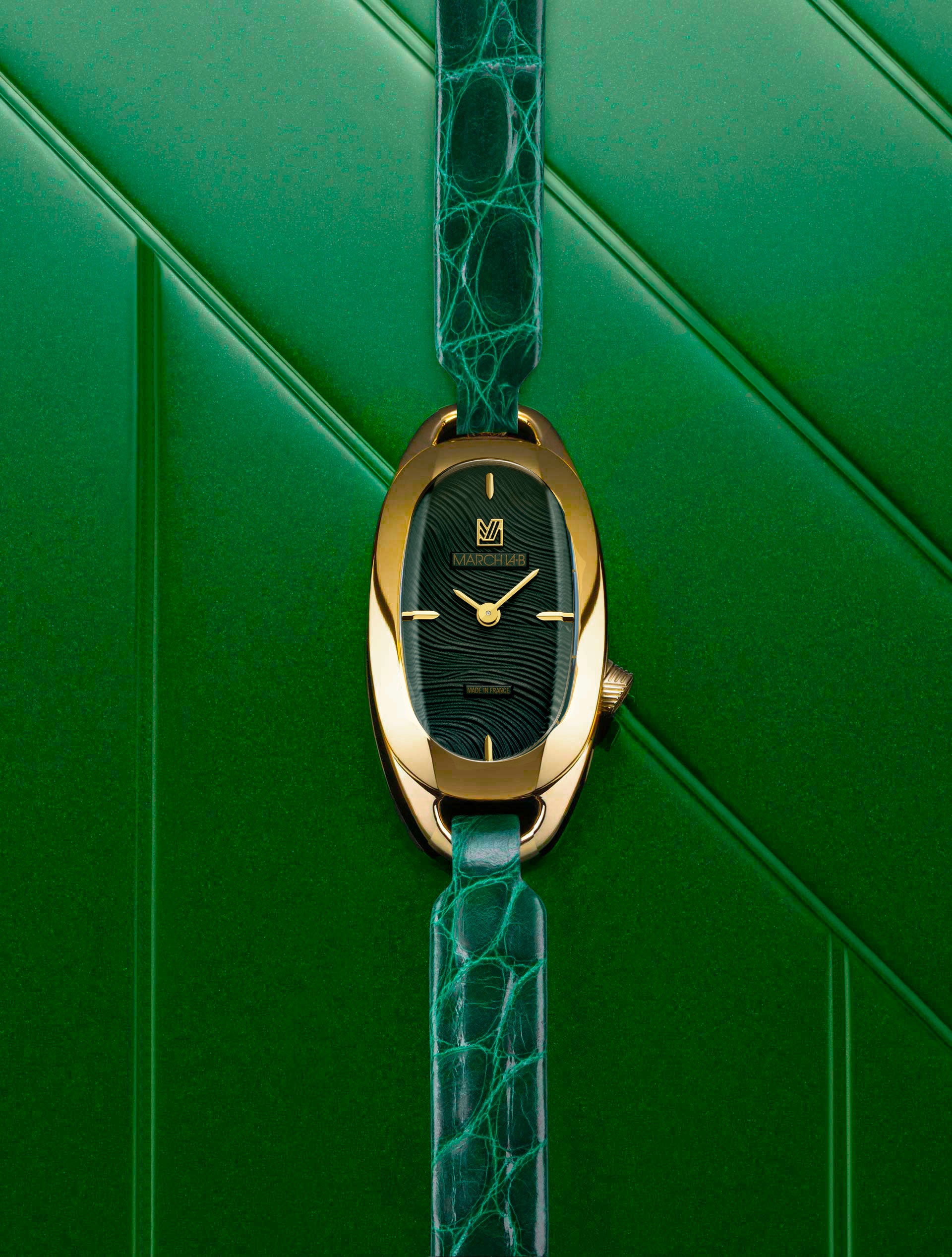 march-la-b-oblongue-drap-e-emerald-20-mm-montre-femme-ovale-dor-e image 2