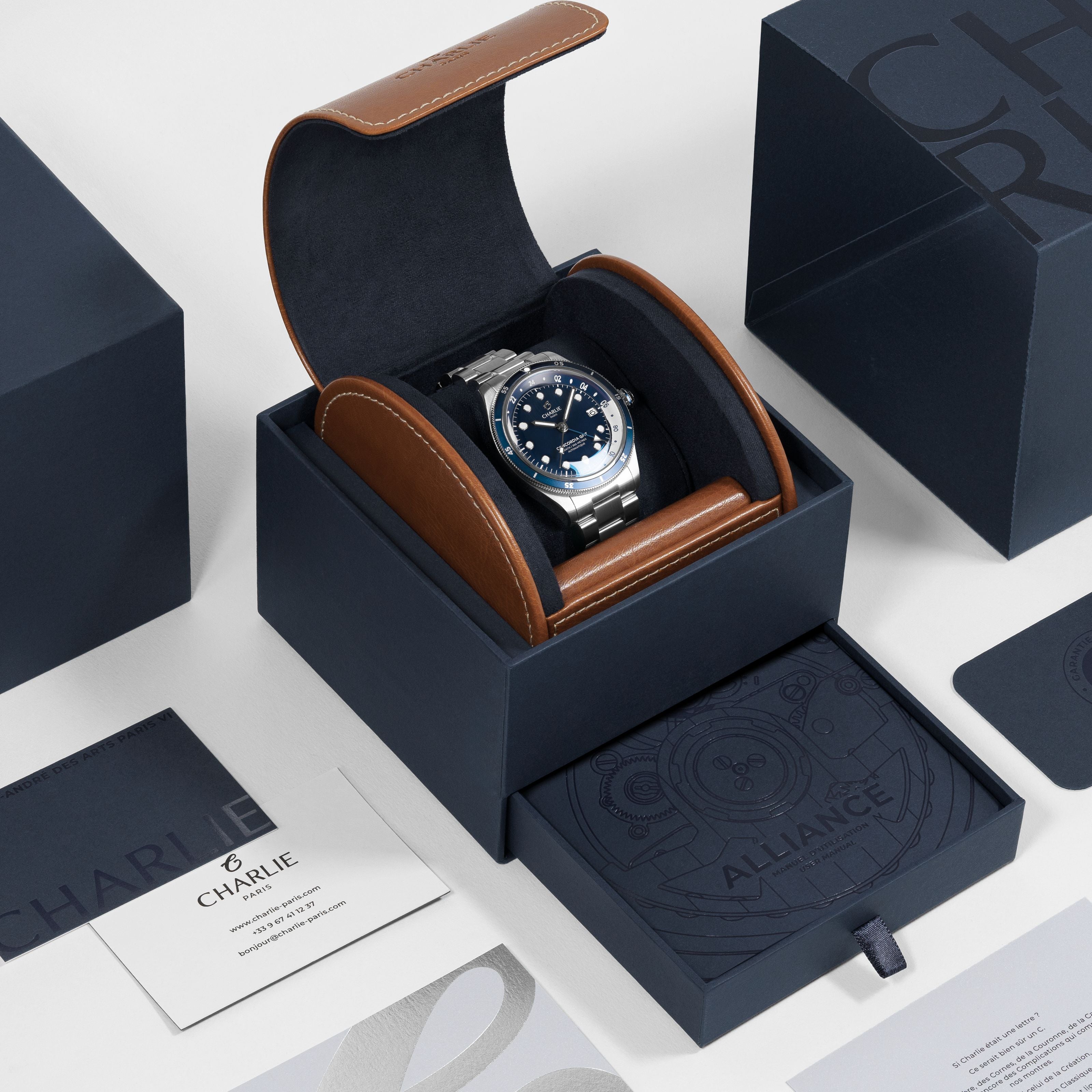 charlie-paris-concordia-gmt-bleu-antarctique-montre-gmt-automatique-40mm image 5