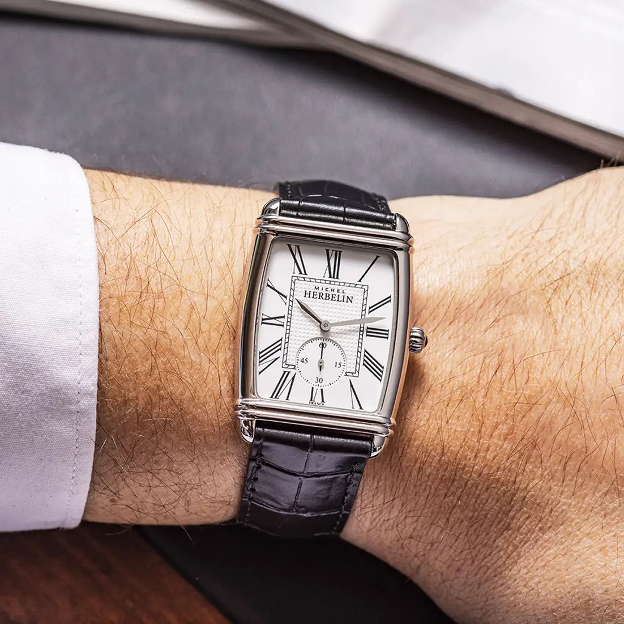 herbelin-art-d-co-petite-seconde-montre-homme-acier-cuir-noir image 2
