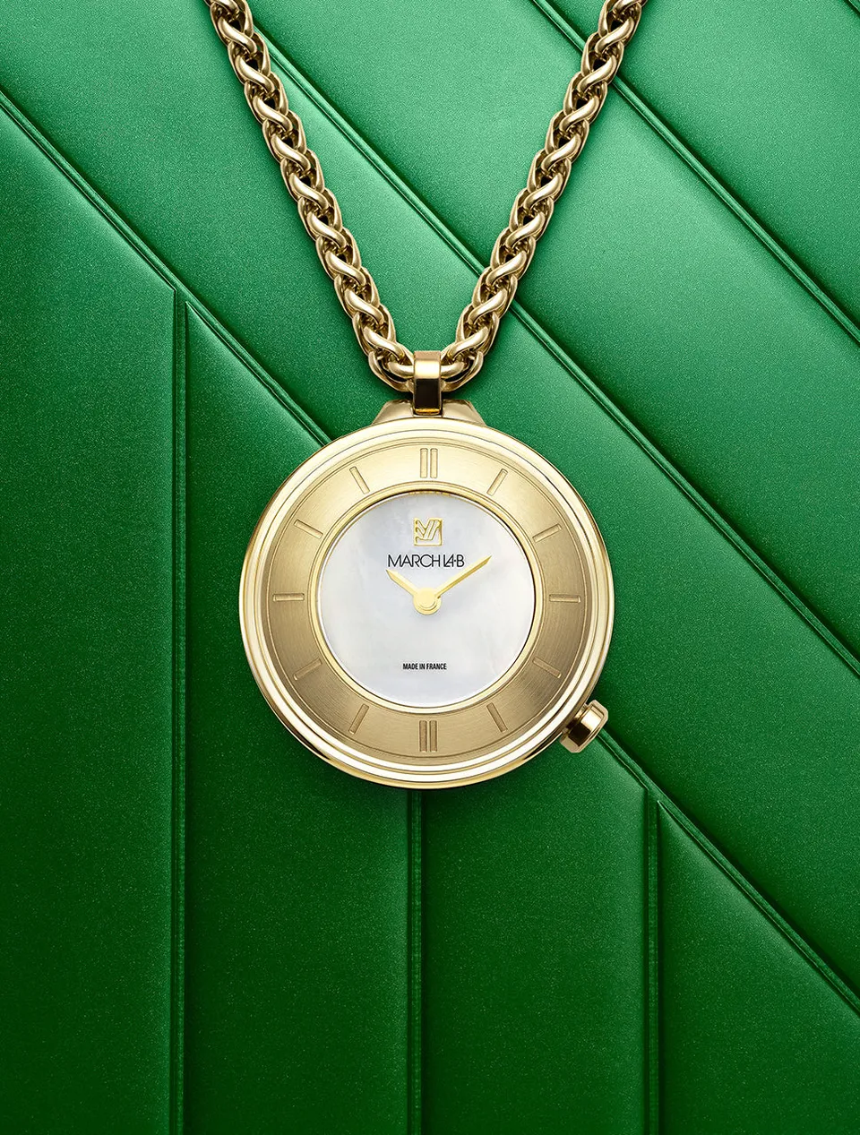 march-la-b-lady-volante-nacre-montre-sautoir-disco-volante image 1