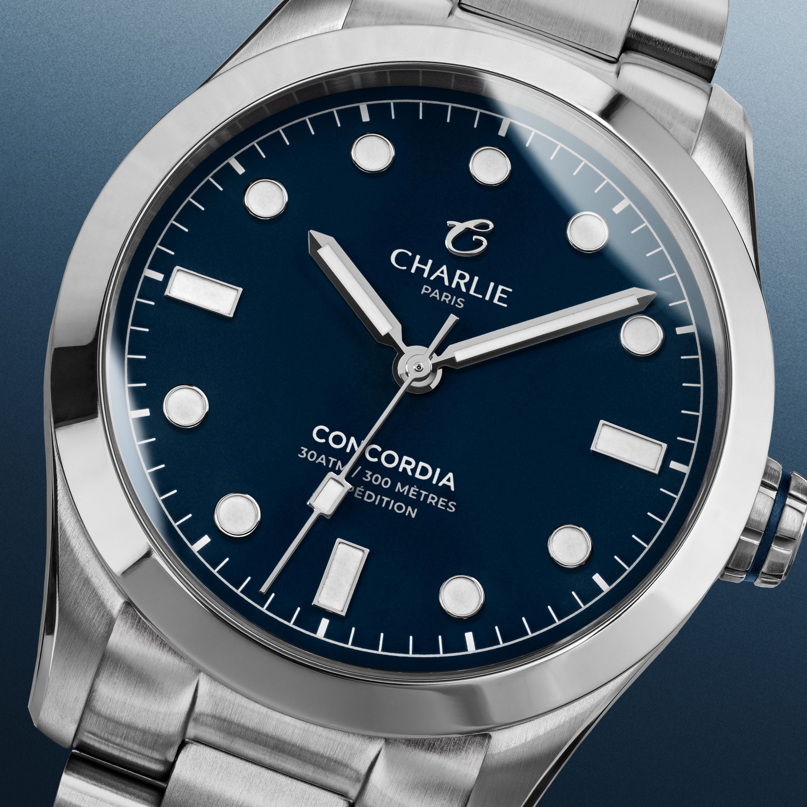 charlie-paris-concordia-bleu-antarctique-montre-plong-e-quartz-38mm image 2