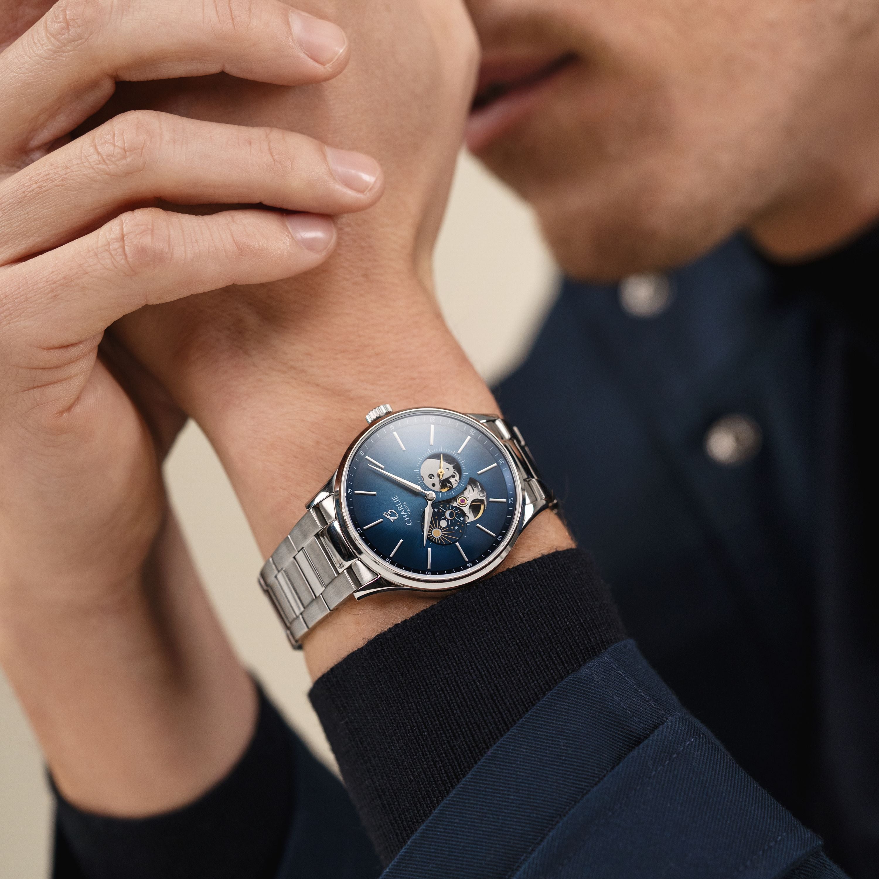 charlie-paris-initial-montre-automatique-c-ur-ouvert-jour-nuit-bleu-40mm-acier image 2
