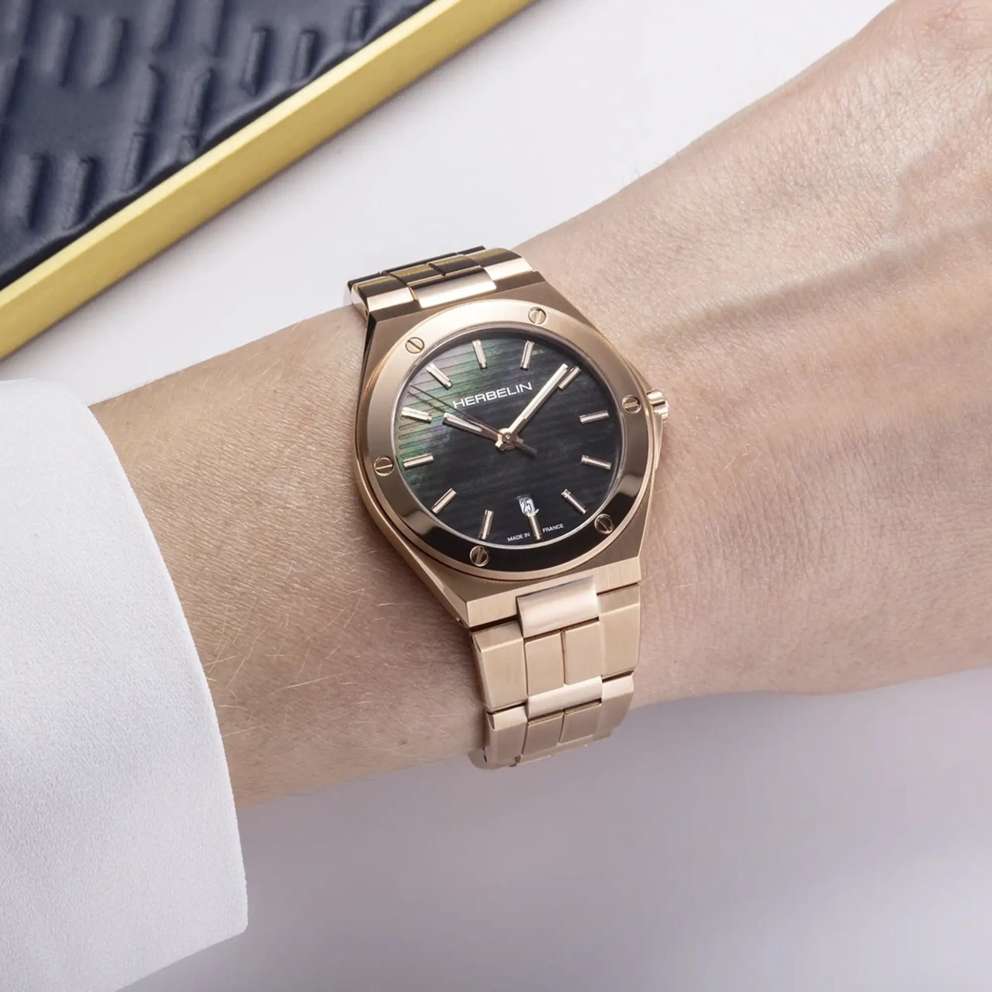herbelin-cap-camarat-quartz-femme-nacre-noire image 2