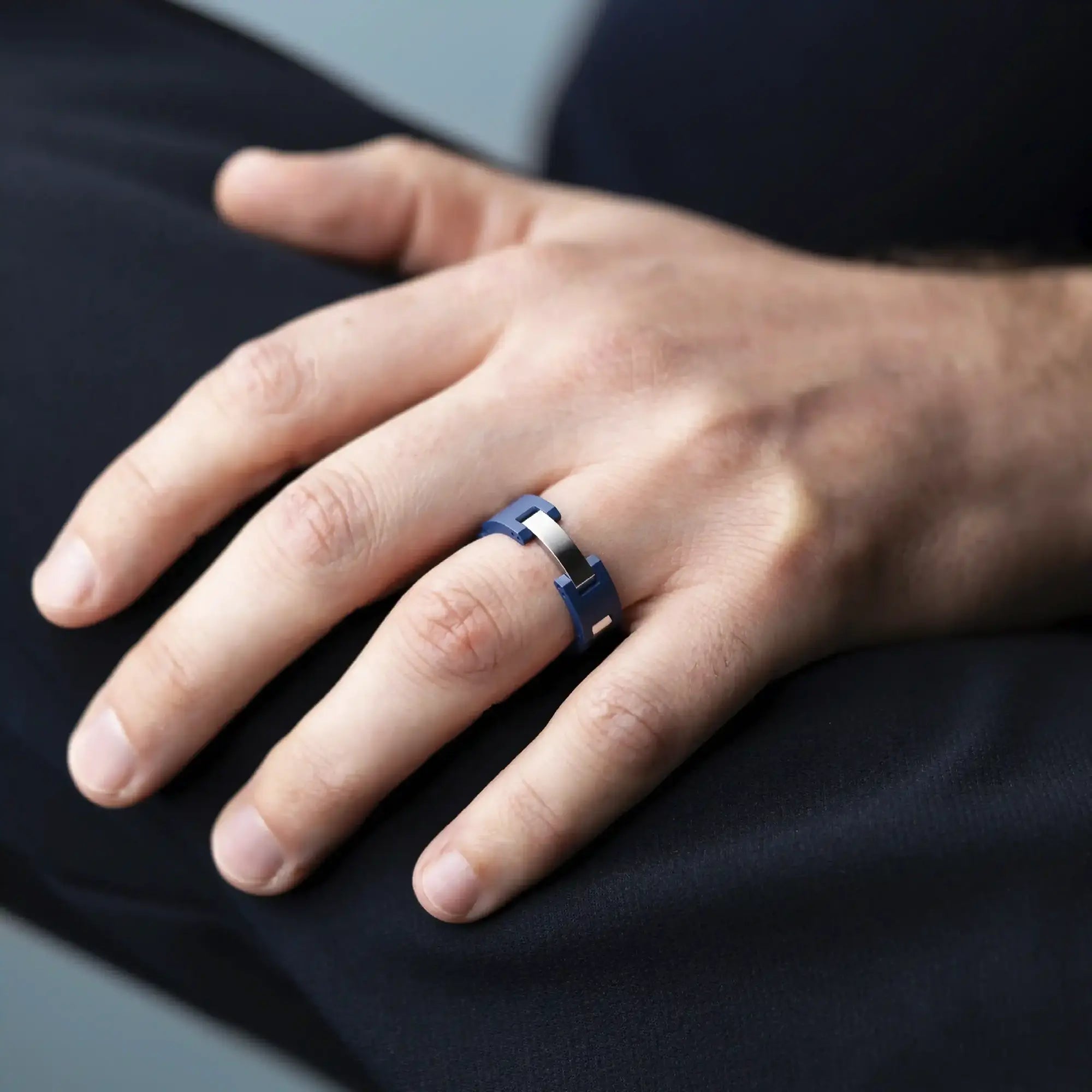 herbelin-cap-camarat-bague-homme-acier-c-ramique-bleue image 2