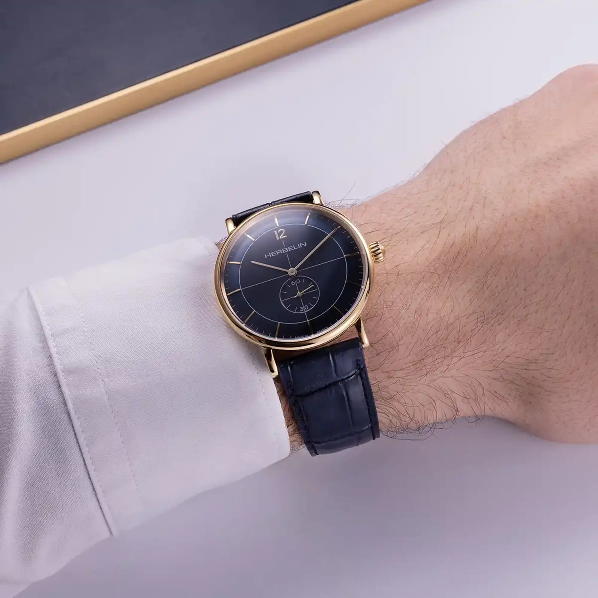 herbelin-inspiration-petite-seconde-montre-homme-quartz-cuir-bleu image 2