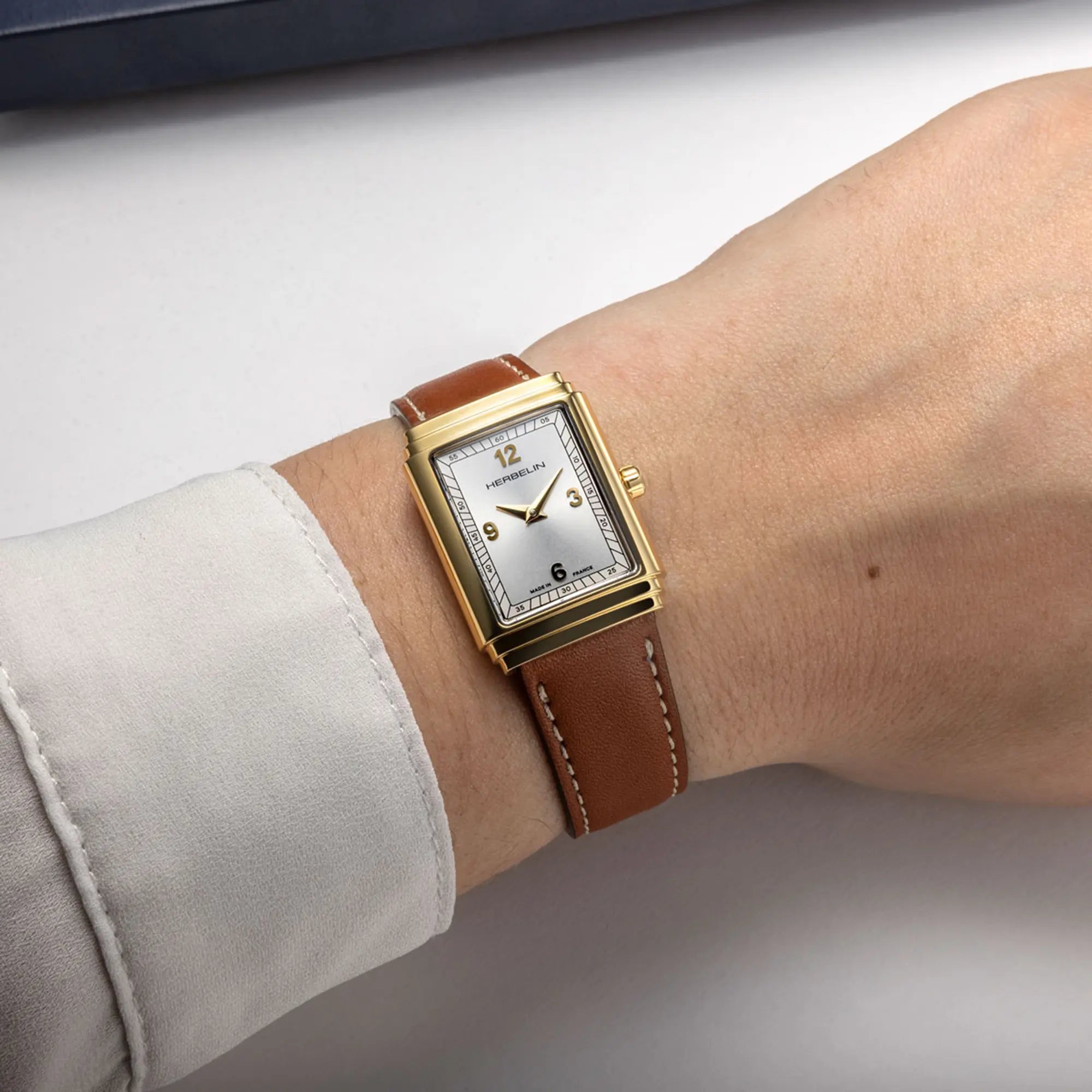 herbelin-art-d-co-1925-s-pvd-or-jaune-cuir-camel-femme image 2