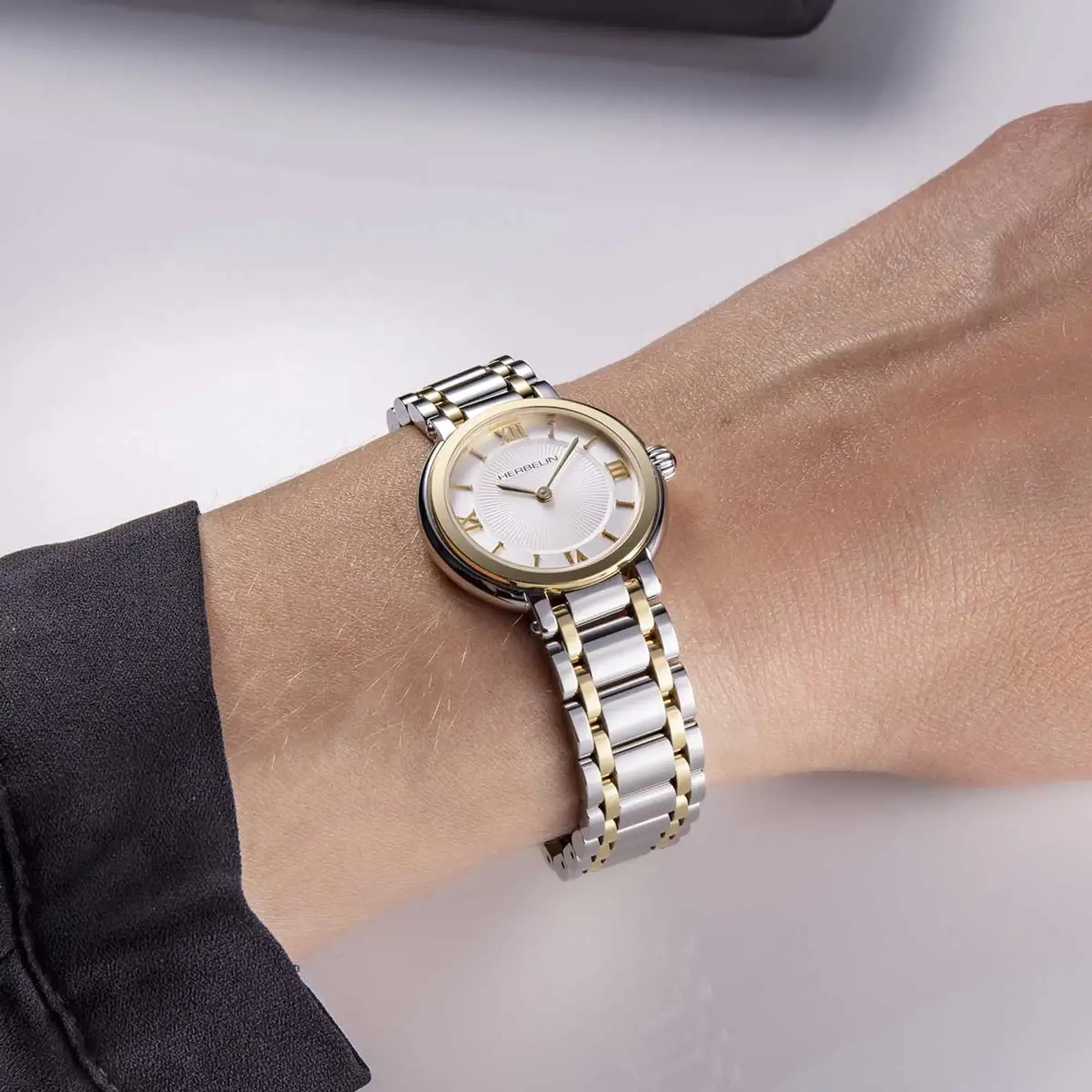herbelin-galet-quartz-bicolore-montre-femme-acier-et-pvd-or image 2