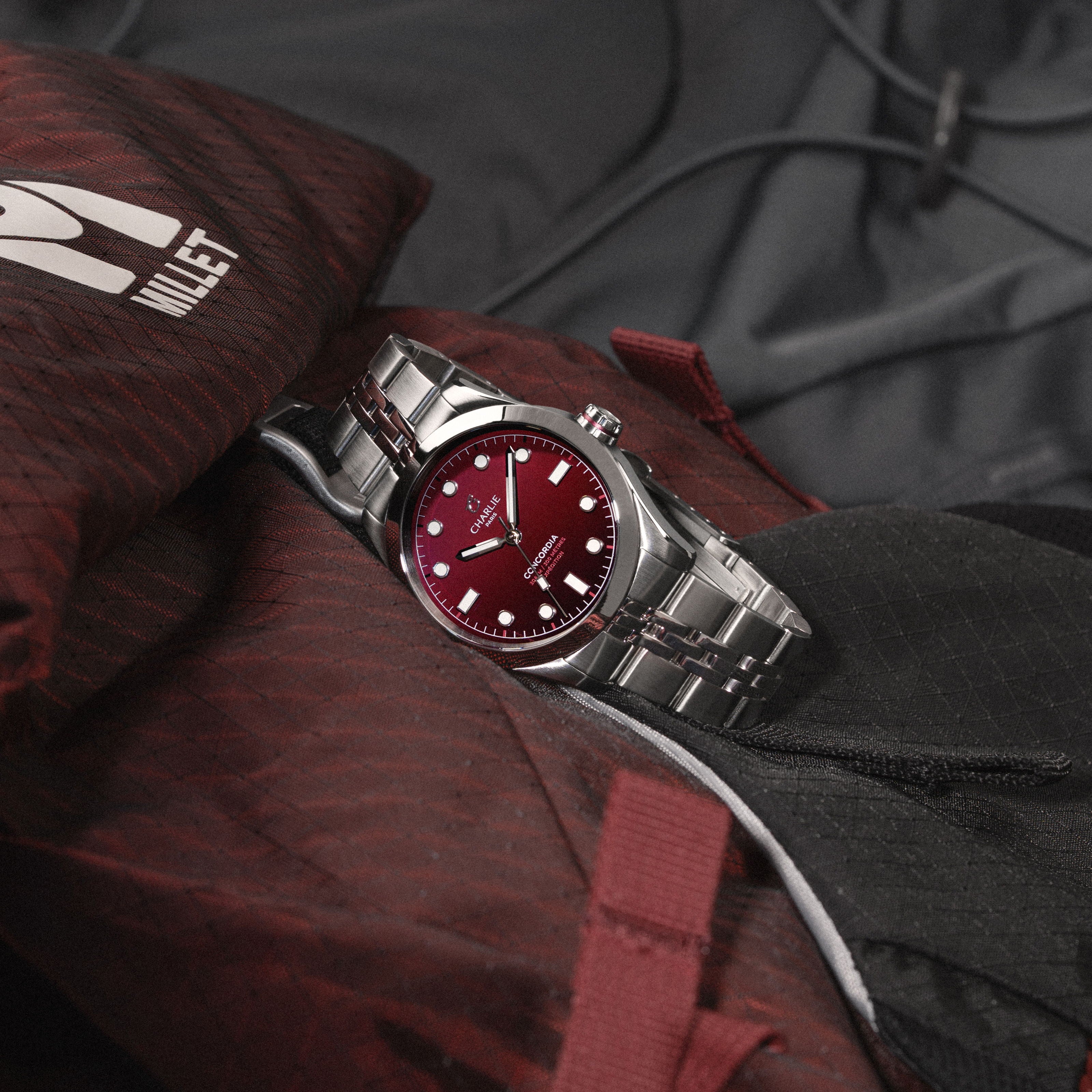 charlie-paris-concordia-montre-de-plong-e-38mm-bordeaux image 3