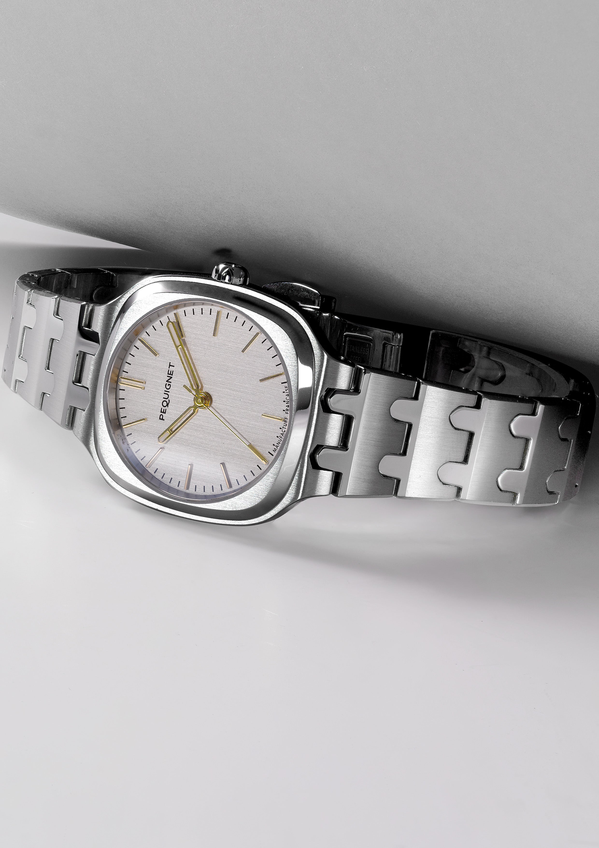pequignet-concorde-montre-sport-chic-cadran-argent-index-dor-s-30-mm image 4