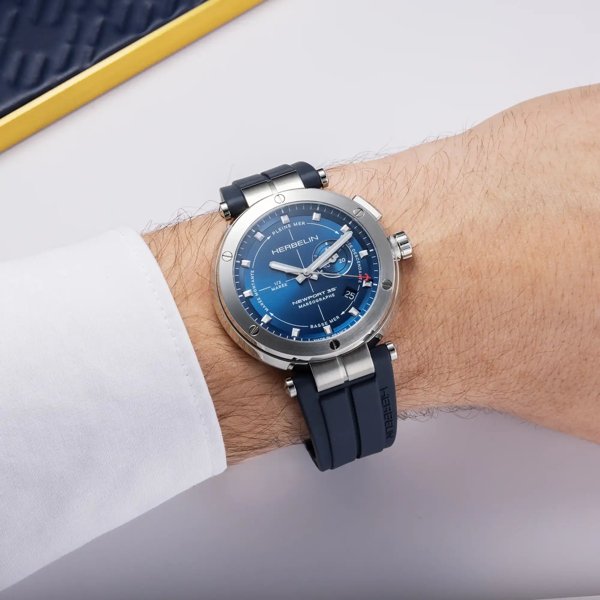 herbelin-newport-mar-ographe-acier-bleu-43-mm-montre-homme image 2