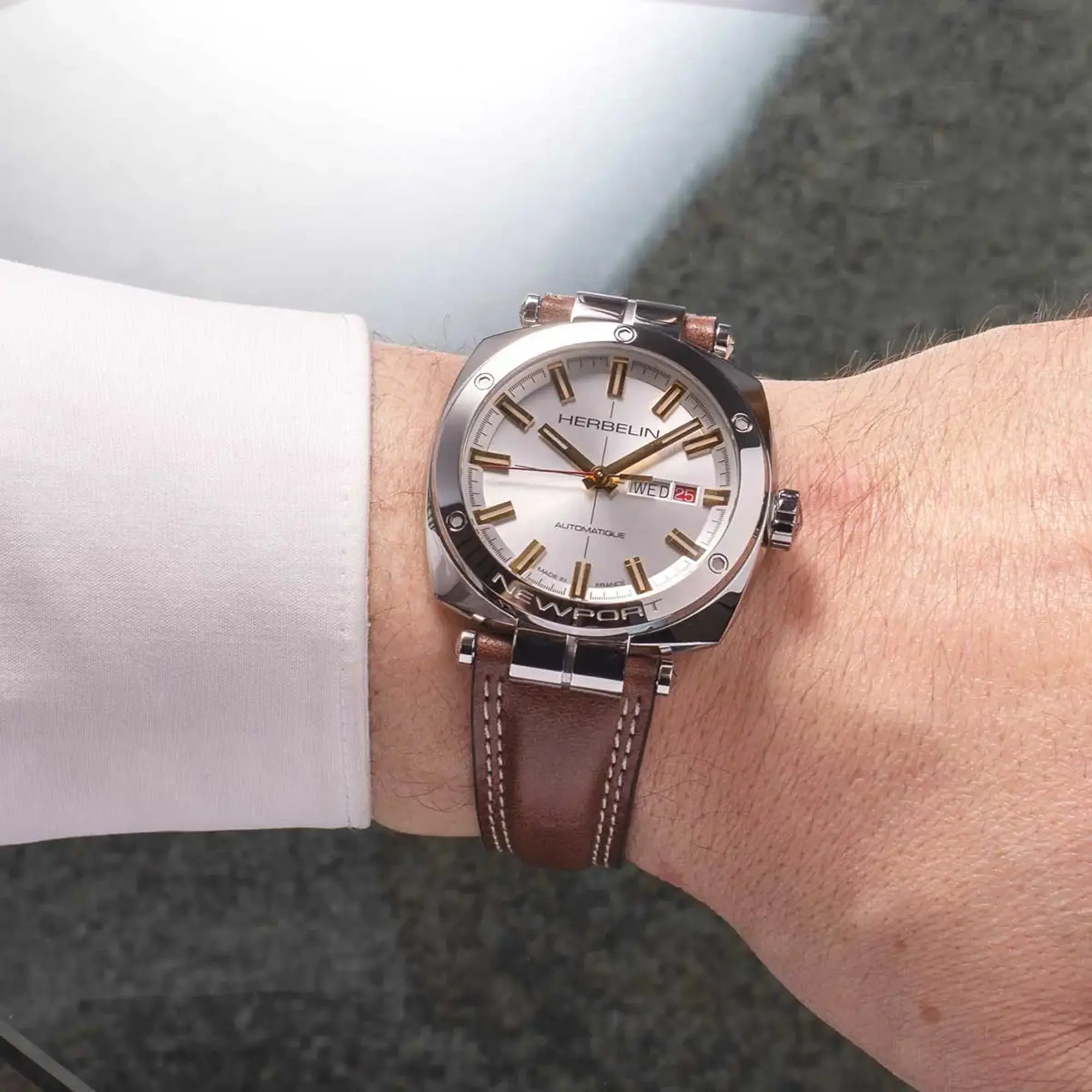herbelin-newport-h-ritage-automatique-homme-42mm-acier-cuir-brun image 2