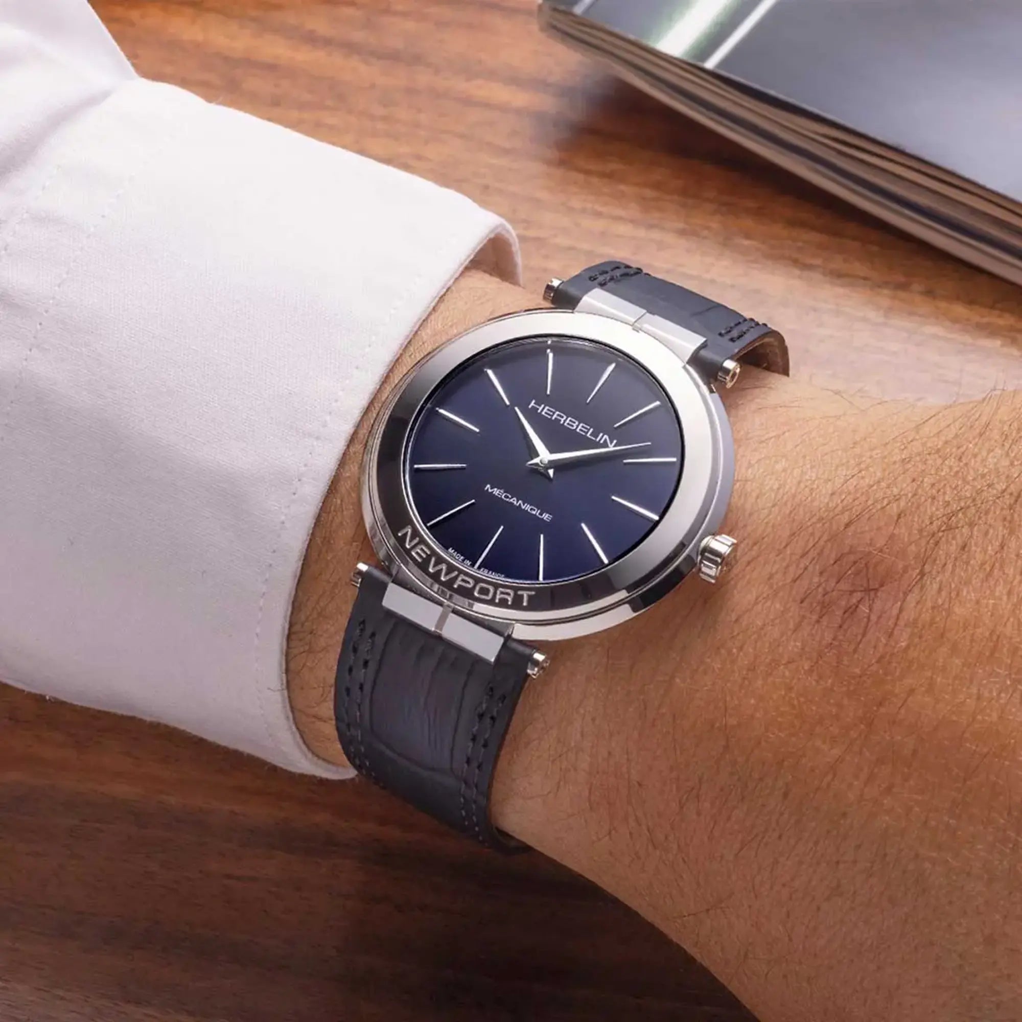 herbelin-newport-slim-m-canique-homme-42-mm-bleu-bracelet-cuir image 2