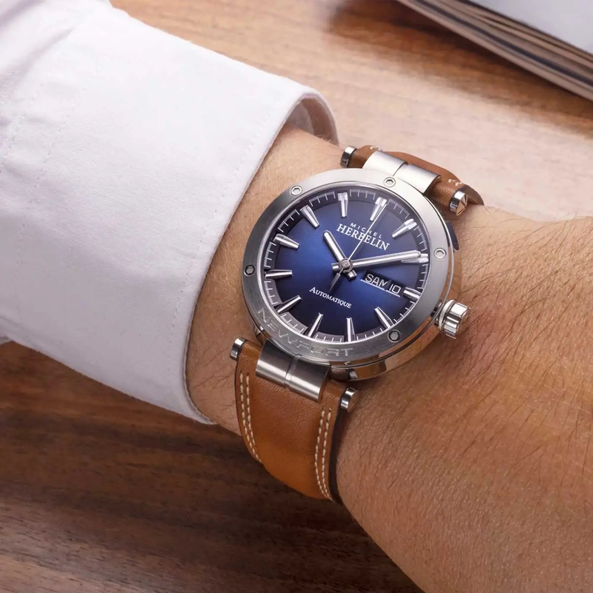 herbelin-newport-automatique-bleu-cuir-camel-homme-montre-automatique image 2