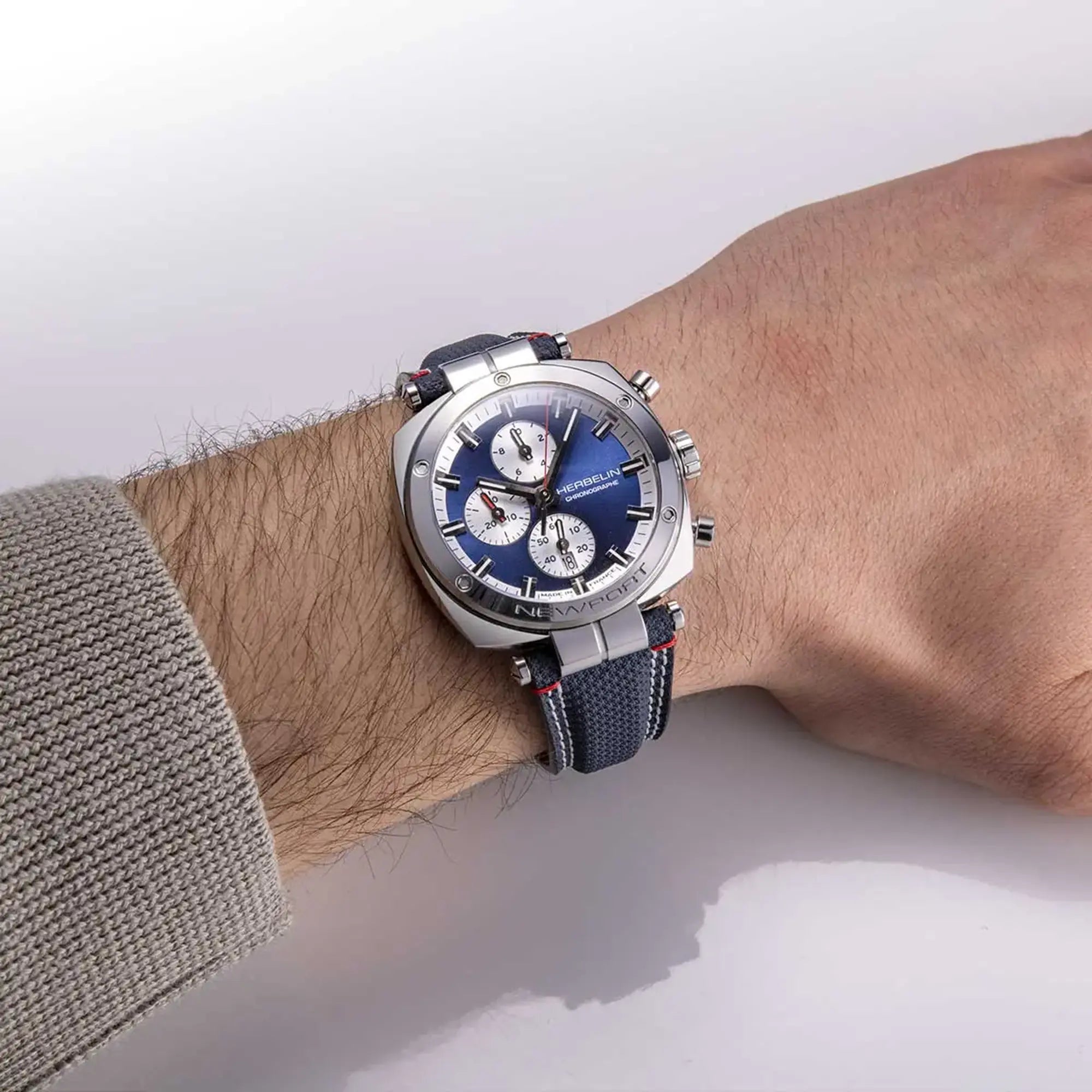 herbelin-newport-h-ritage-chronographe-homme-acier-textile-quartz image 2
