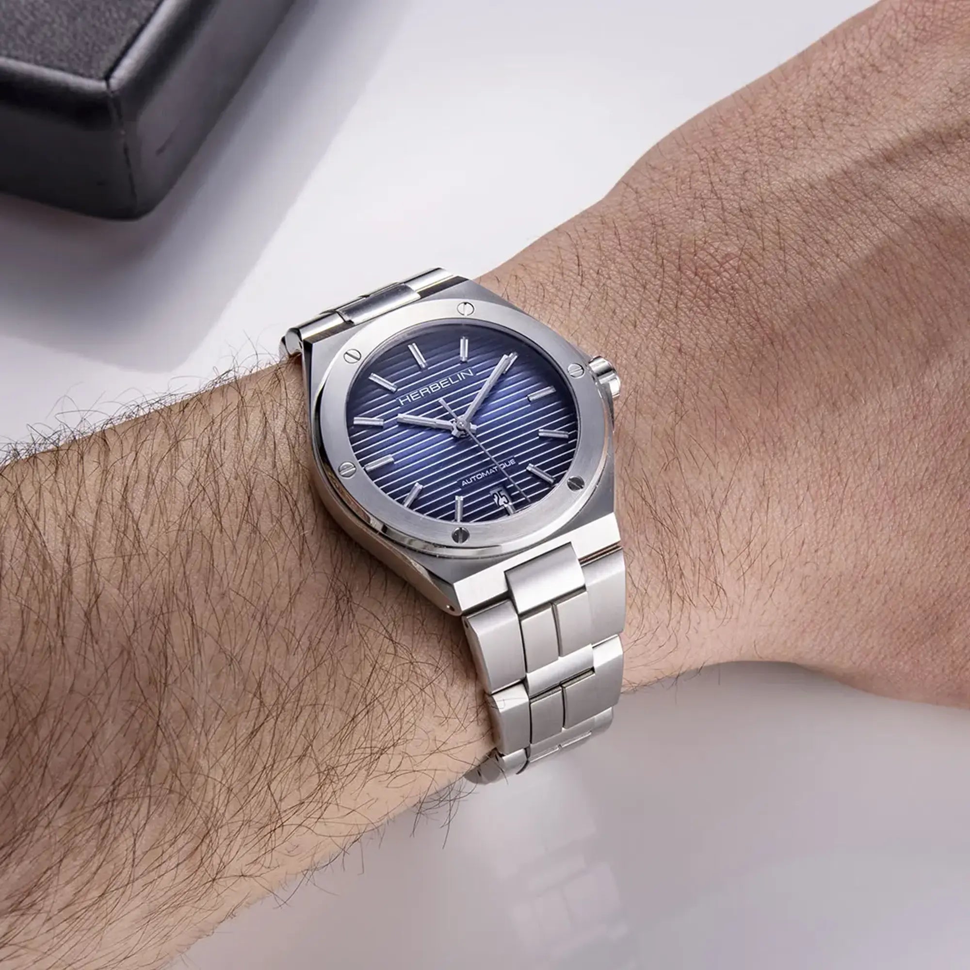 herbelin-cap-camarat-automatique-montre-acier-bleu image 3